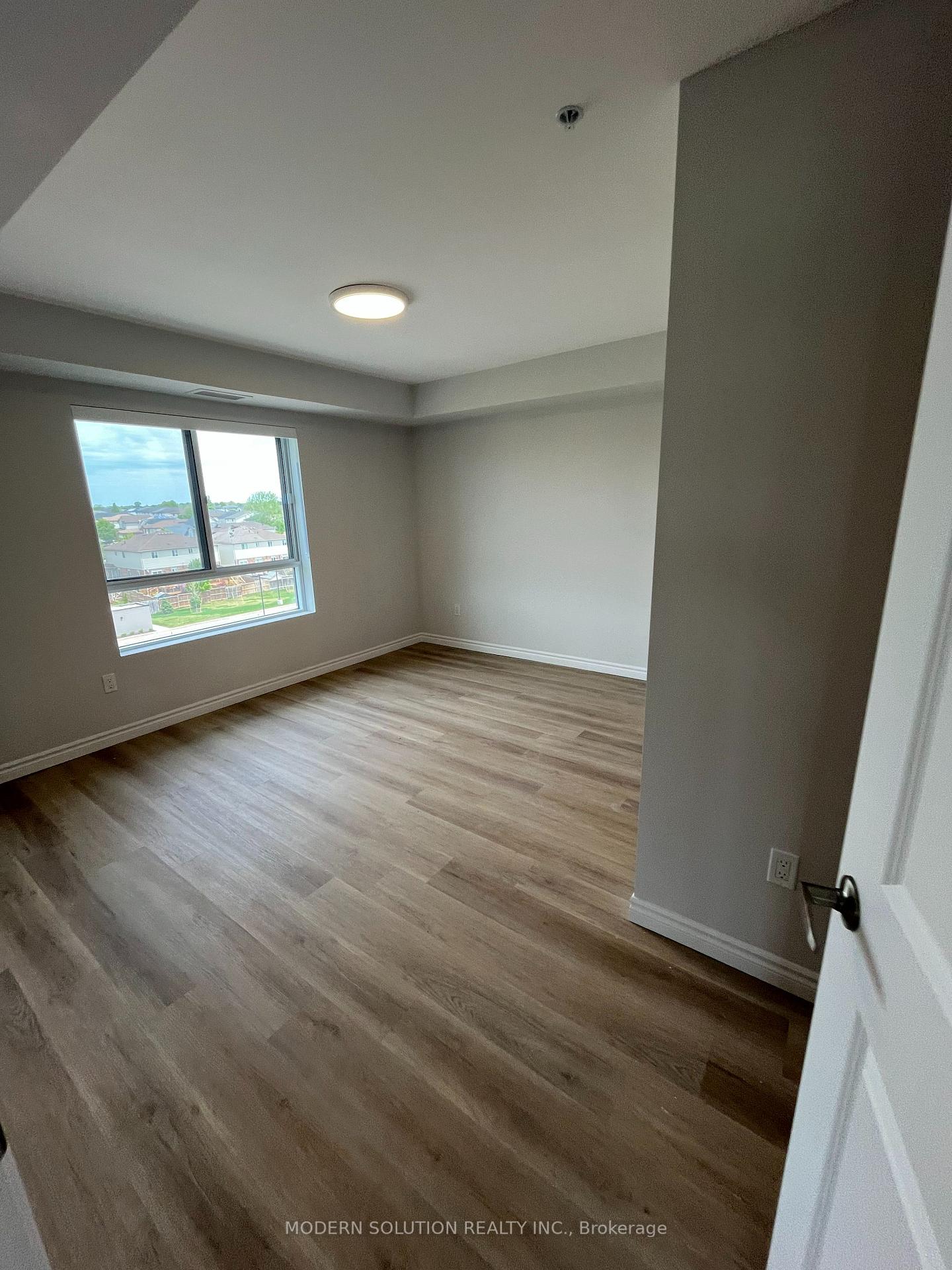 Photo 9 of Unit 601, 425 Watson Parkway N, Guelph, Grange Road — HOMEH