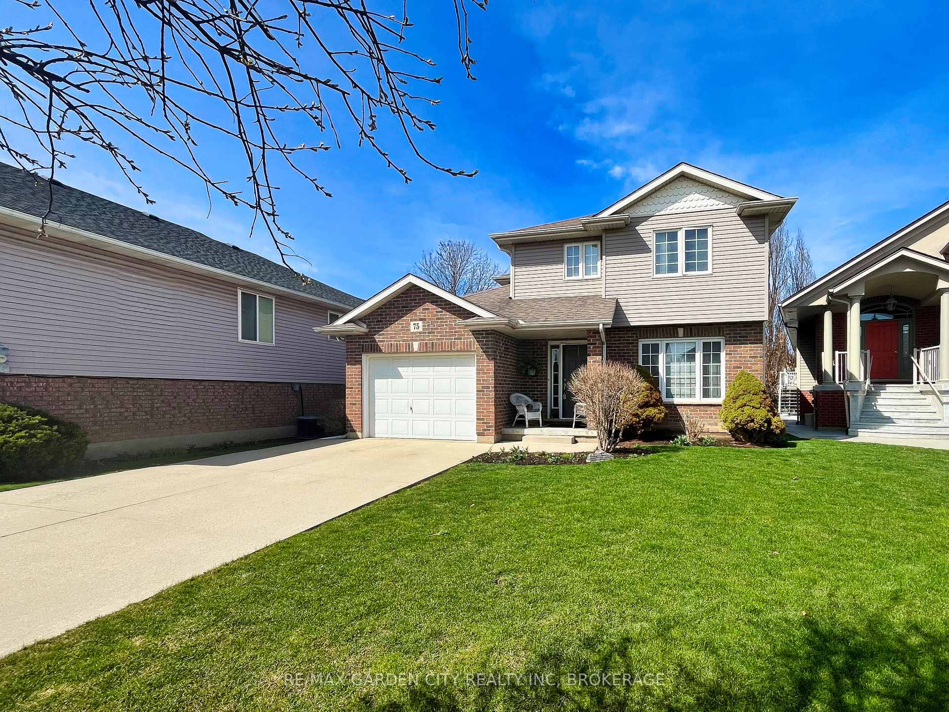 Photo 2 of 75 Sawmill Road, St. Catharines, Grapeview — HOMEH
