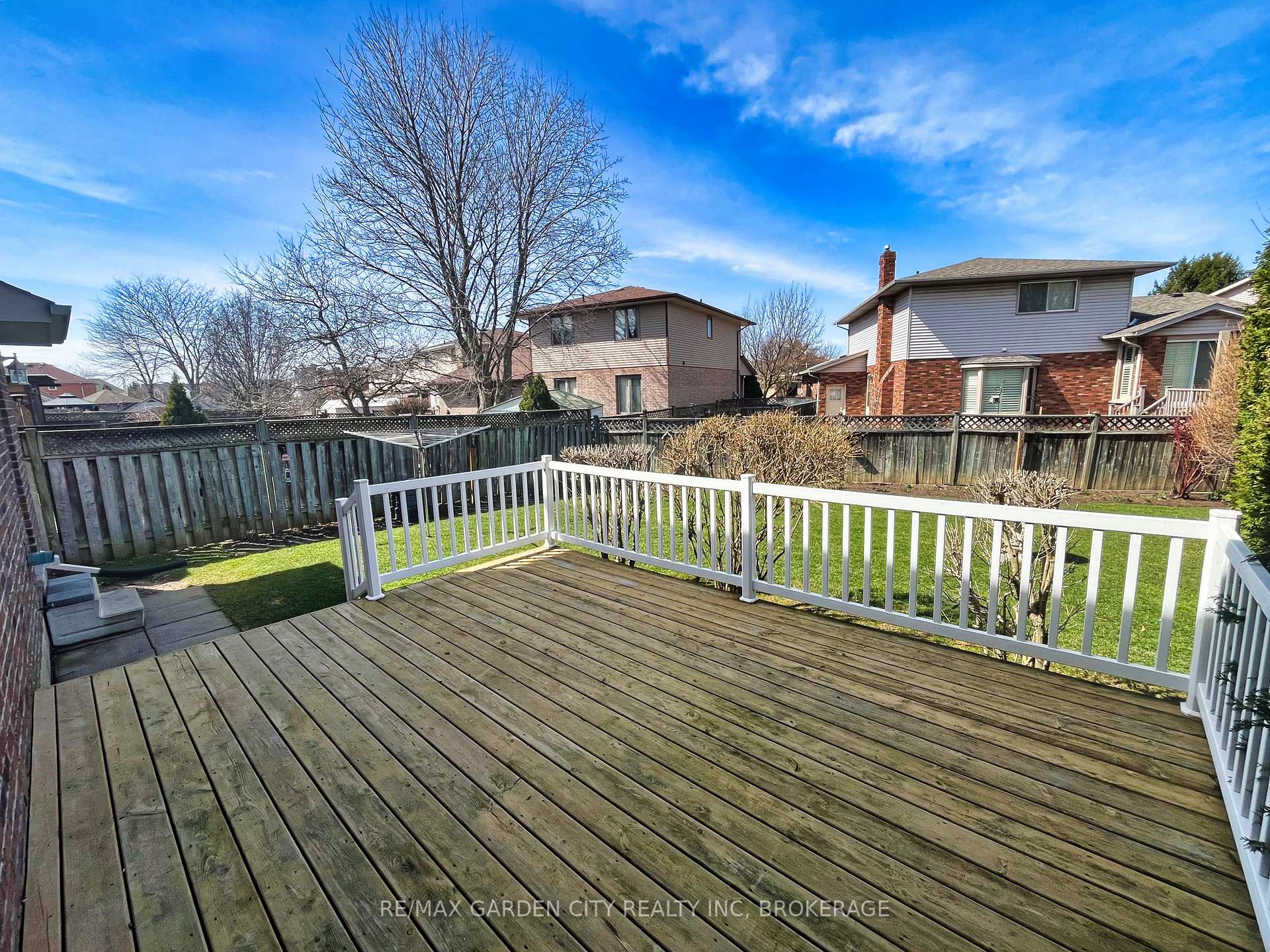 Photo 4 of 75 Sawmill Road, St. Catharines, Grapeview — HOMEH