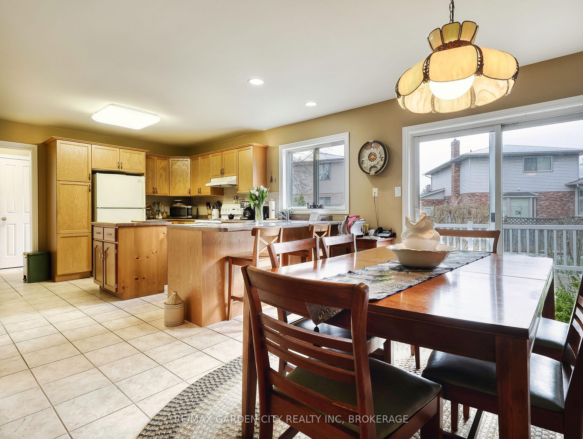 Photo 36 of 75 Sawmill Road, St. Catharines, Grapeview — HOMEH