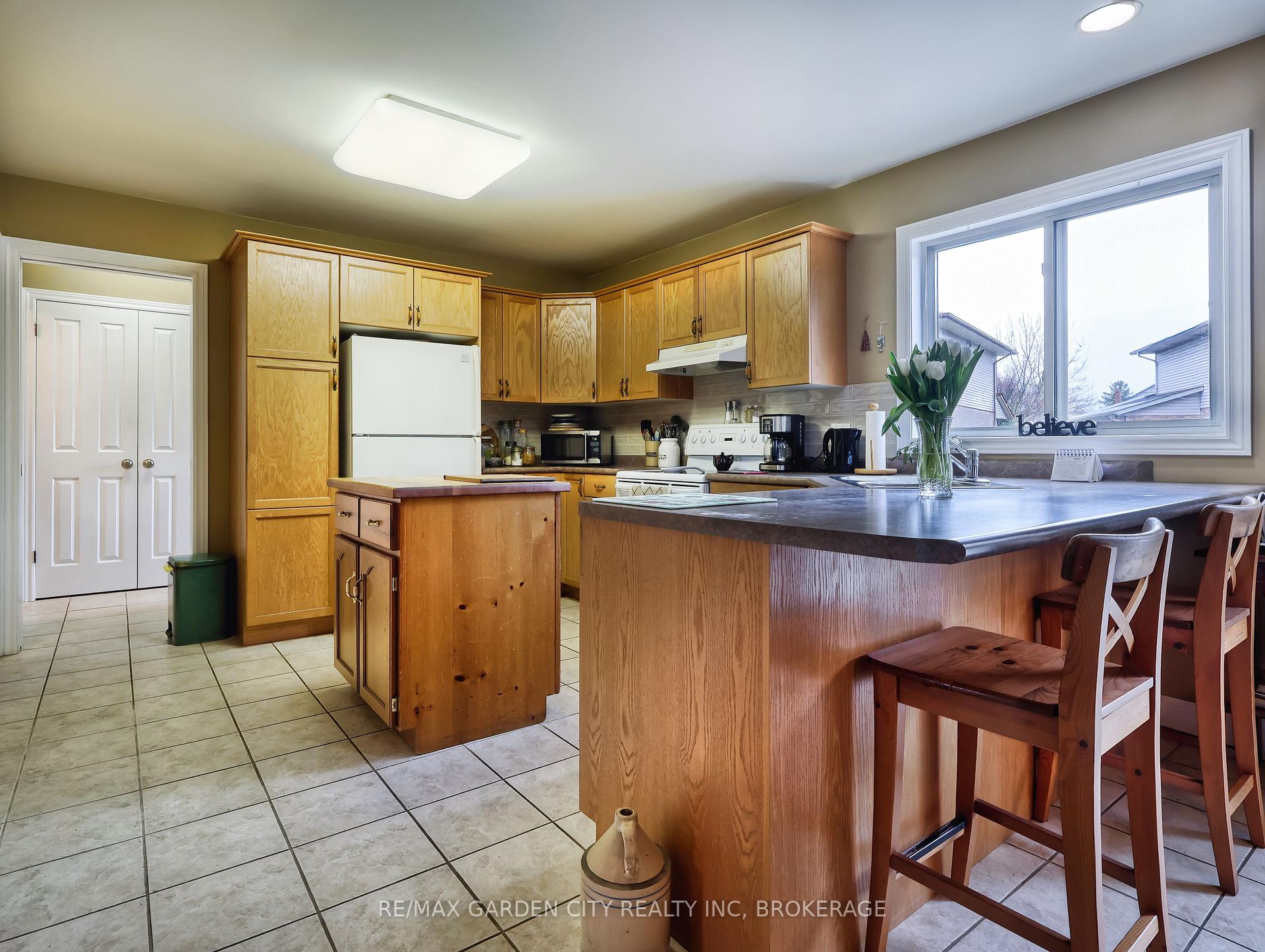 Photo 24 of 75 Sawmill Road, St. Catharines, Grapeview — HOMEH