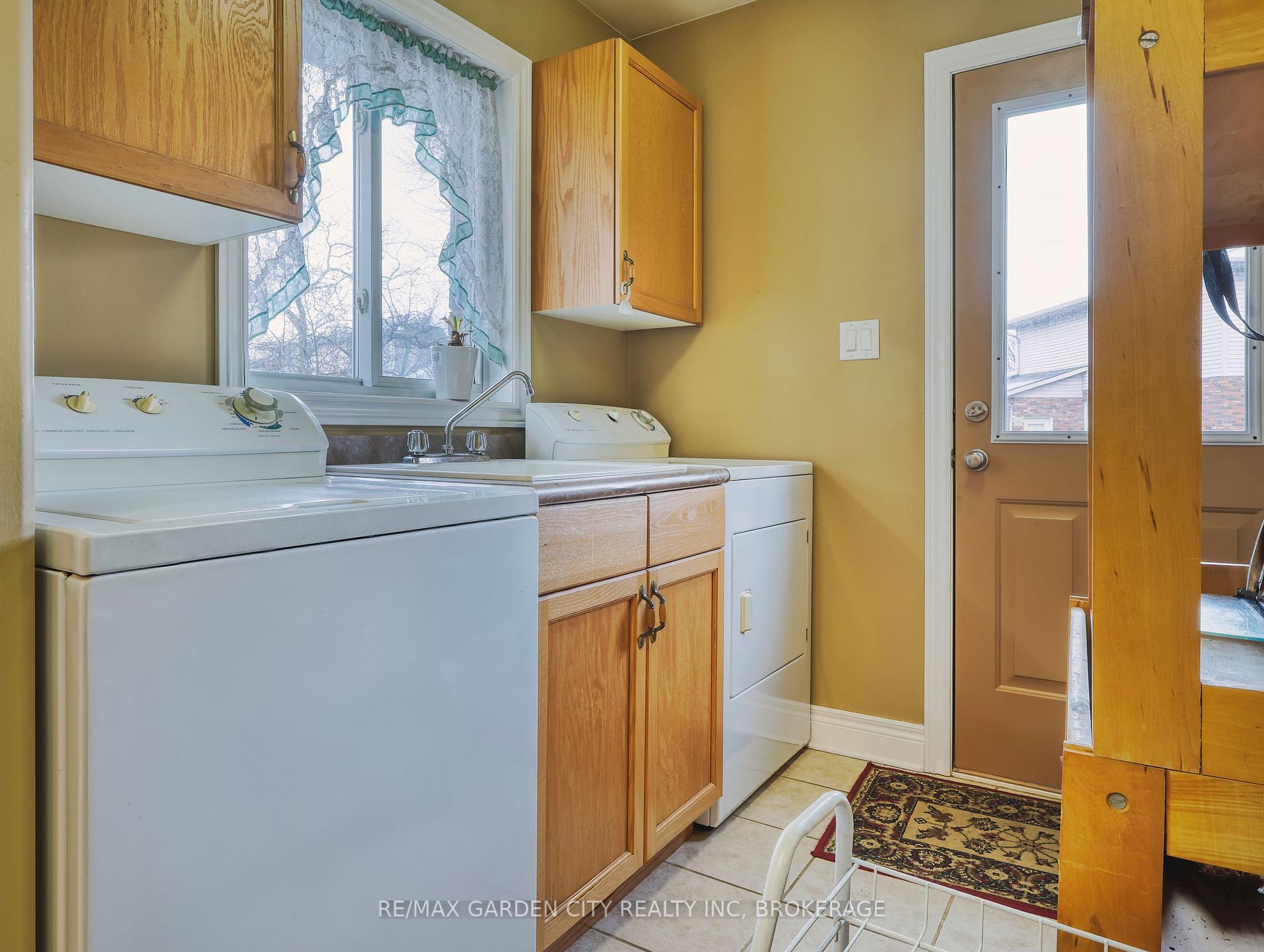 Photo 10 of 75 Sawmill Road, St. Catharines, Grapeview — HOMEH
