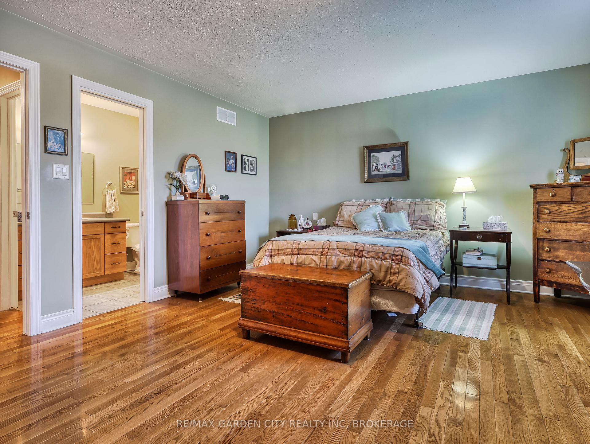 Photo 17 of 75 Sawmill Road, St. Catharines, Grapeview — HOMEH