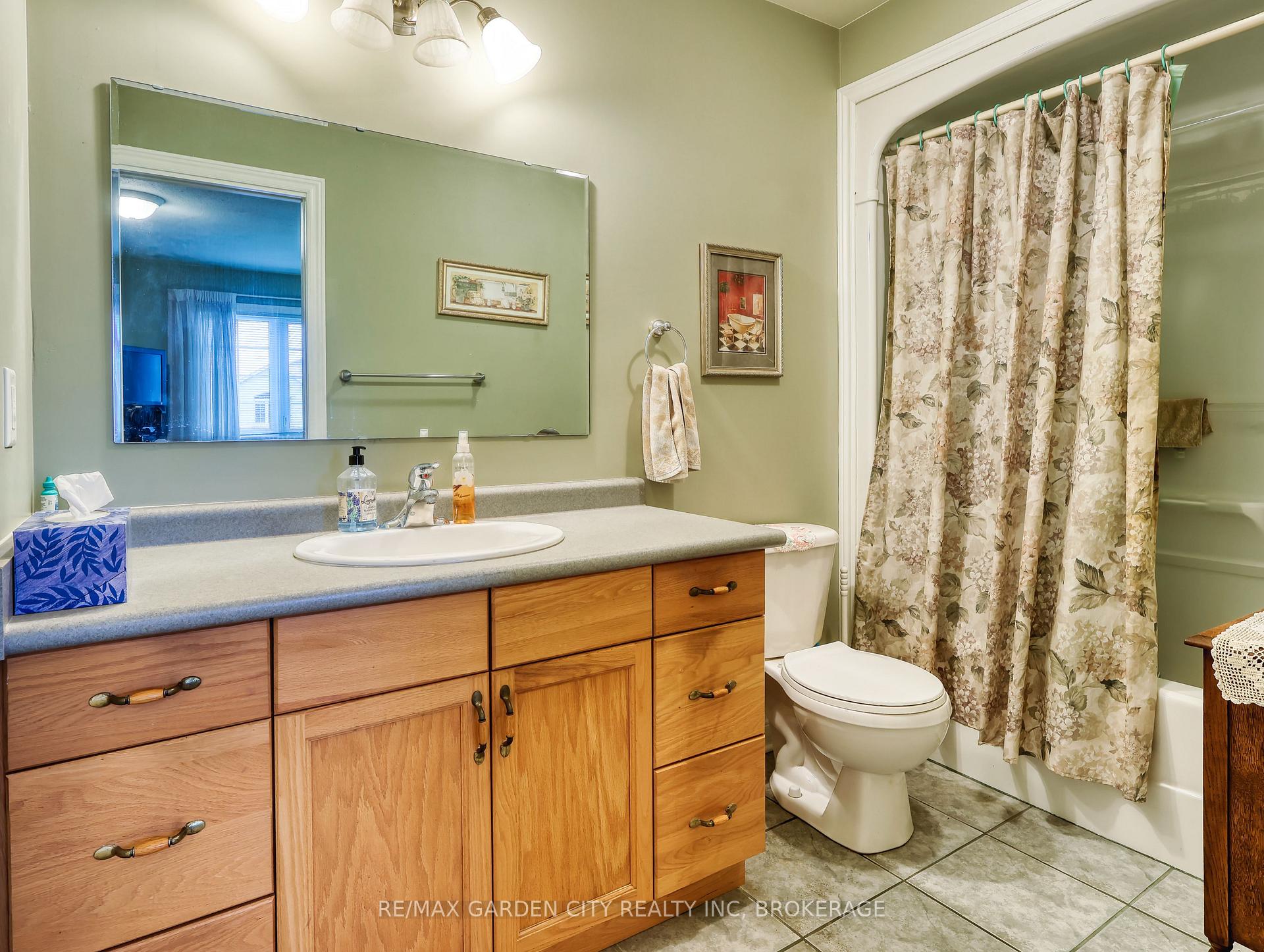 Photo 14 of 75 Sawmill Road, St. Catharines, Grapeview — HOMEH