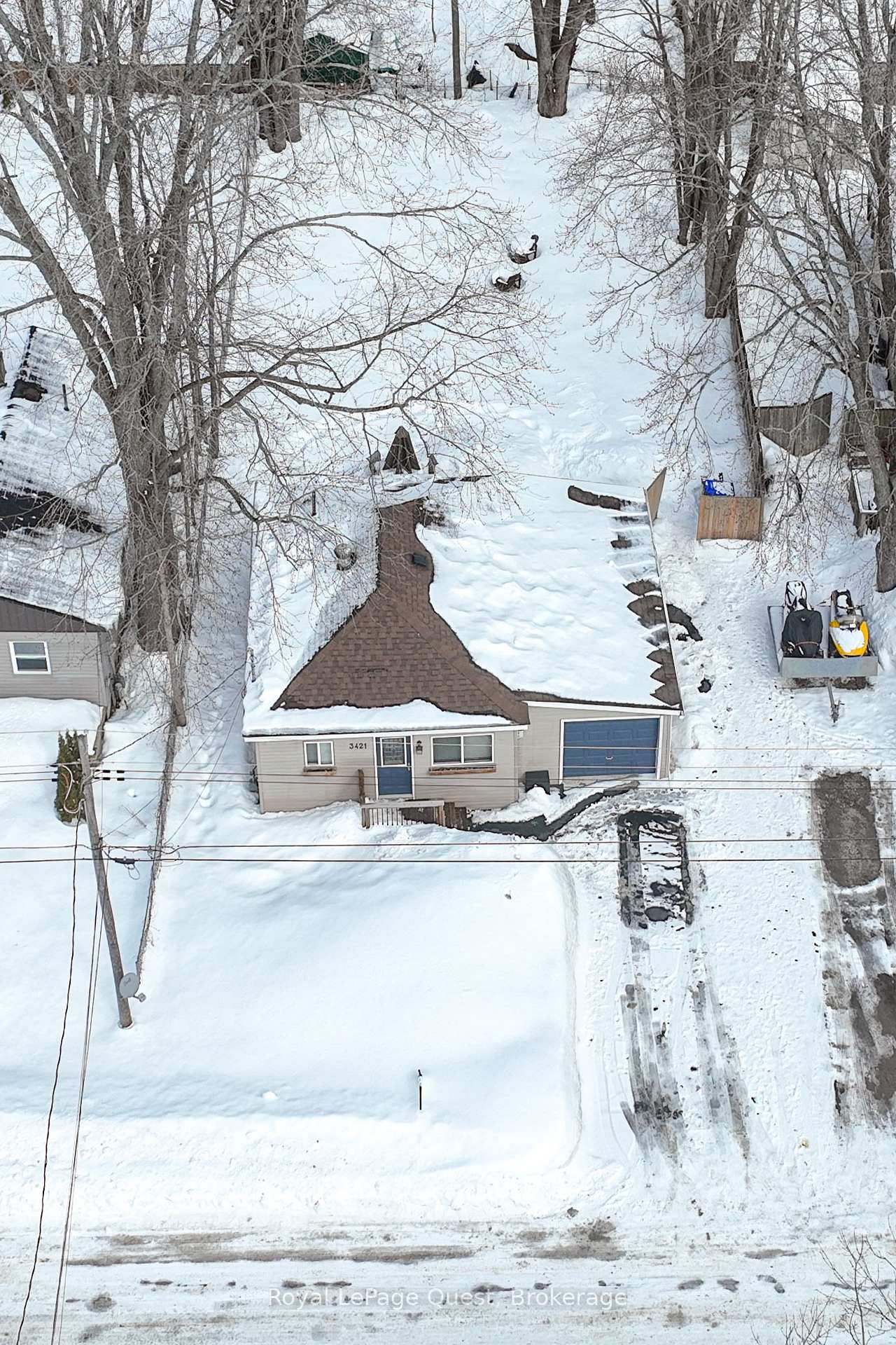 Photo 2 of 3421 Beachview Avenue, Severn, West Shore — HOMEH