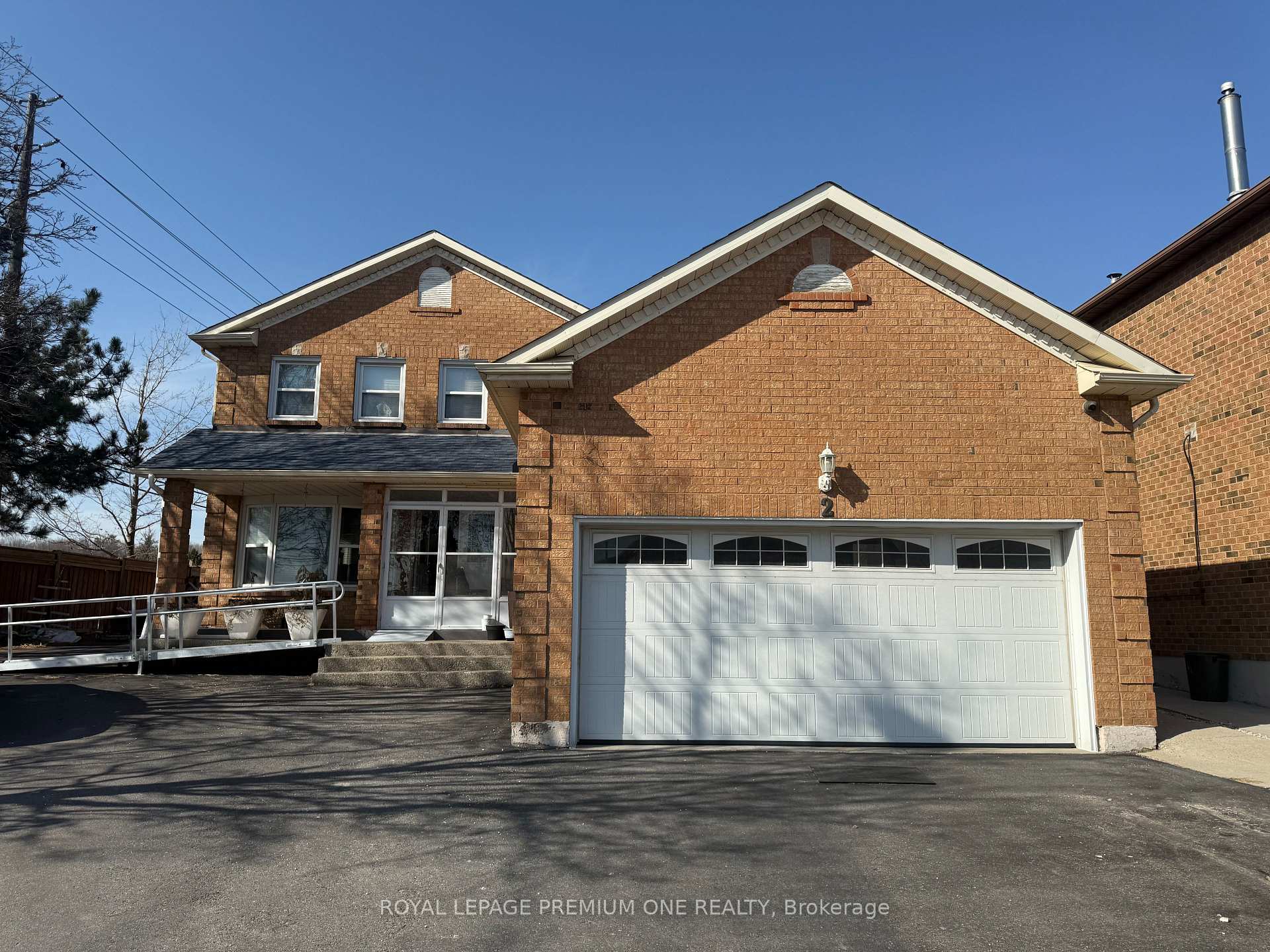 Photo 1 of Unit BSMT, 2 Dina Road, Vaughan, Maple — HOMEH