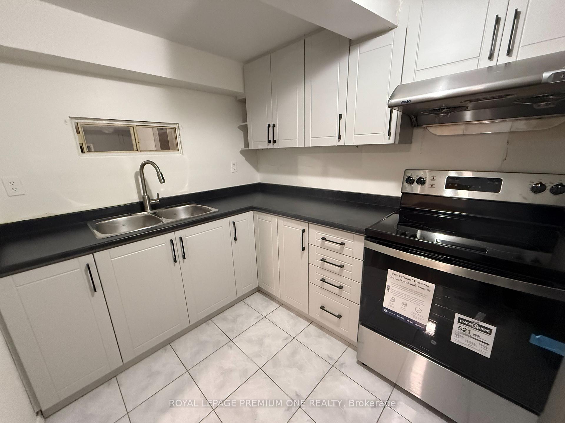 Photo 16 of Unit BSMT, 2 Dina Road, Vaughan, Maple — HOMEH