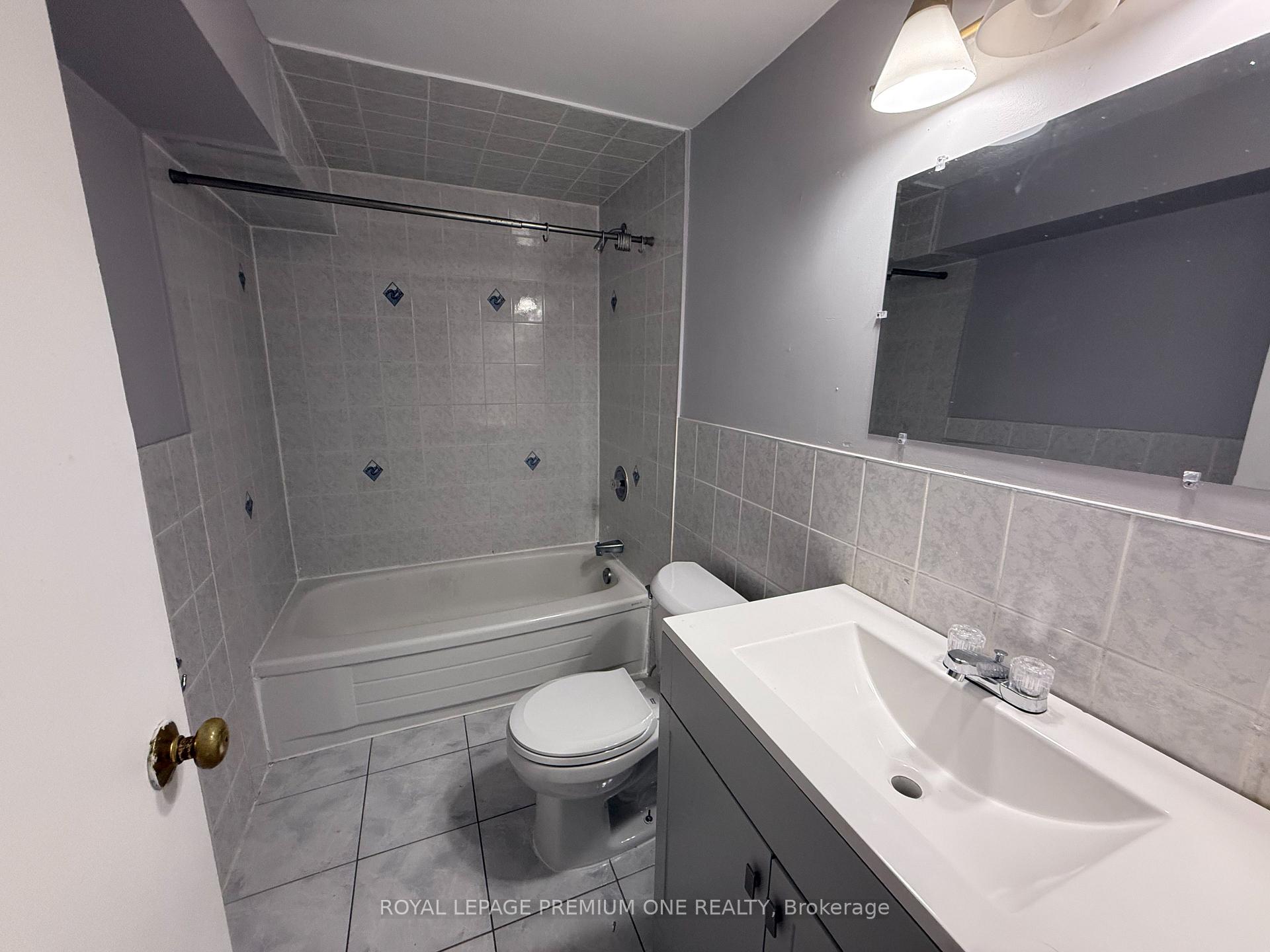 Photo 2 of Unit BSMT, 2 Dina Road, Vaughan, Maple — HOMEH