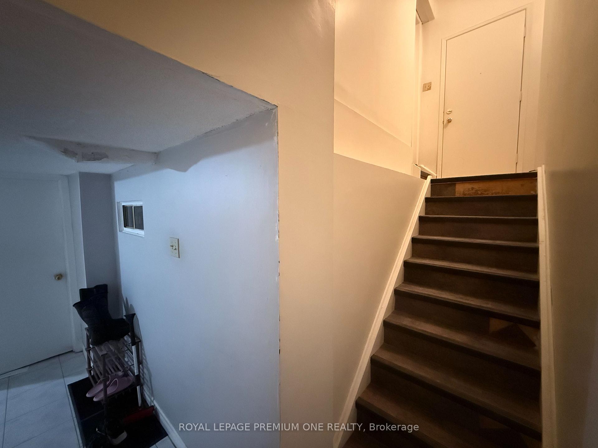 Photo 6 of Unit BSMT, 2 Dina Road, Vaughan, Maple — HOMEH