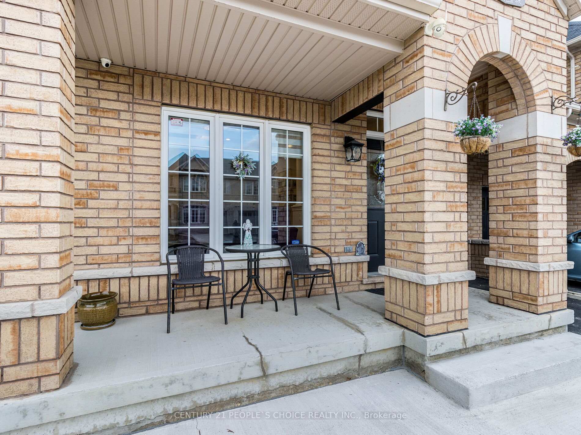 Photo 2 of 83 Daden Oaks Drive, Brampton, Bram East — HOMEH