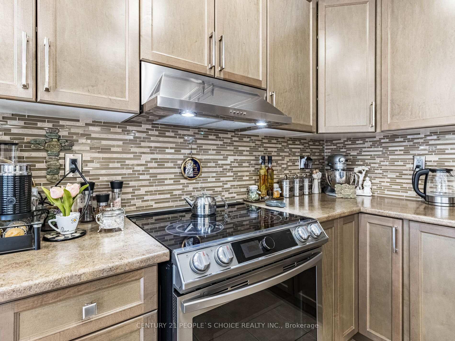 Photo 9 of 83 Daden Oaks Drive, Brampton, Bram East — HOMEH