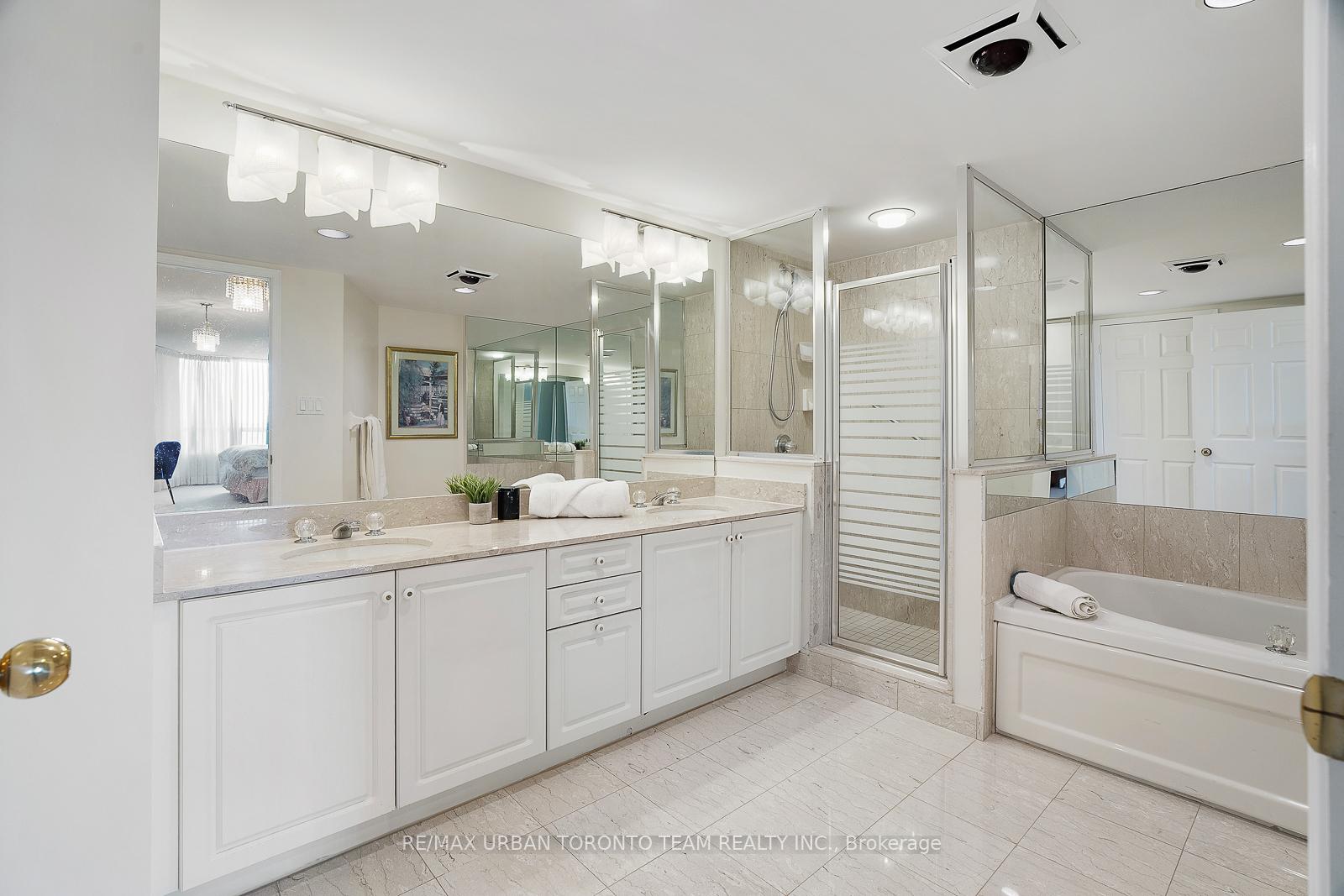 Photo 7 of Unit 1012, 610 Bullock Drive, Markham, Markville — HOMEH