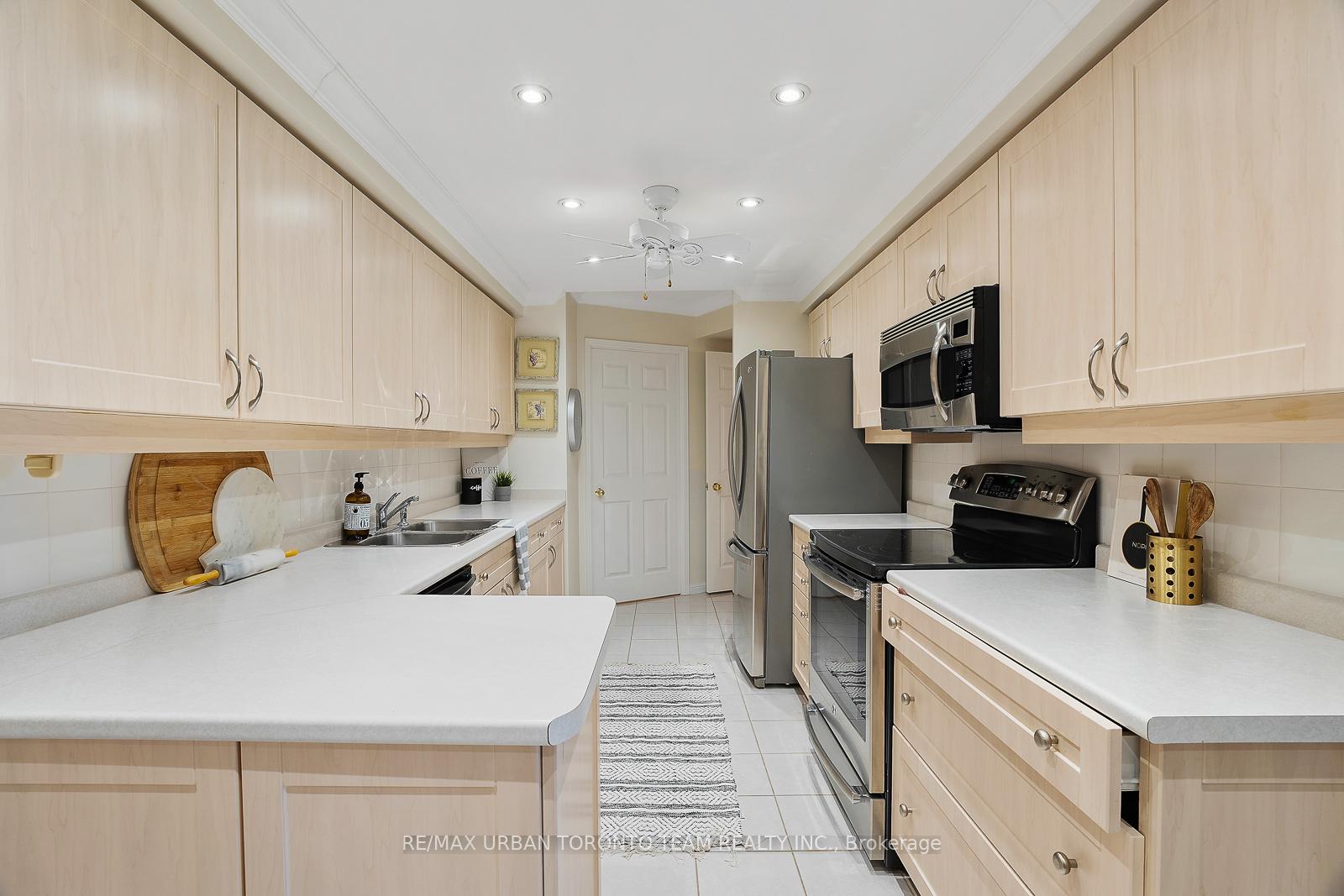 Photo 10 of Unit 1012, 610 Bullock Drive, Markham, Markville — HOMEH