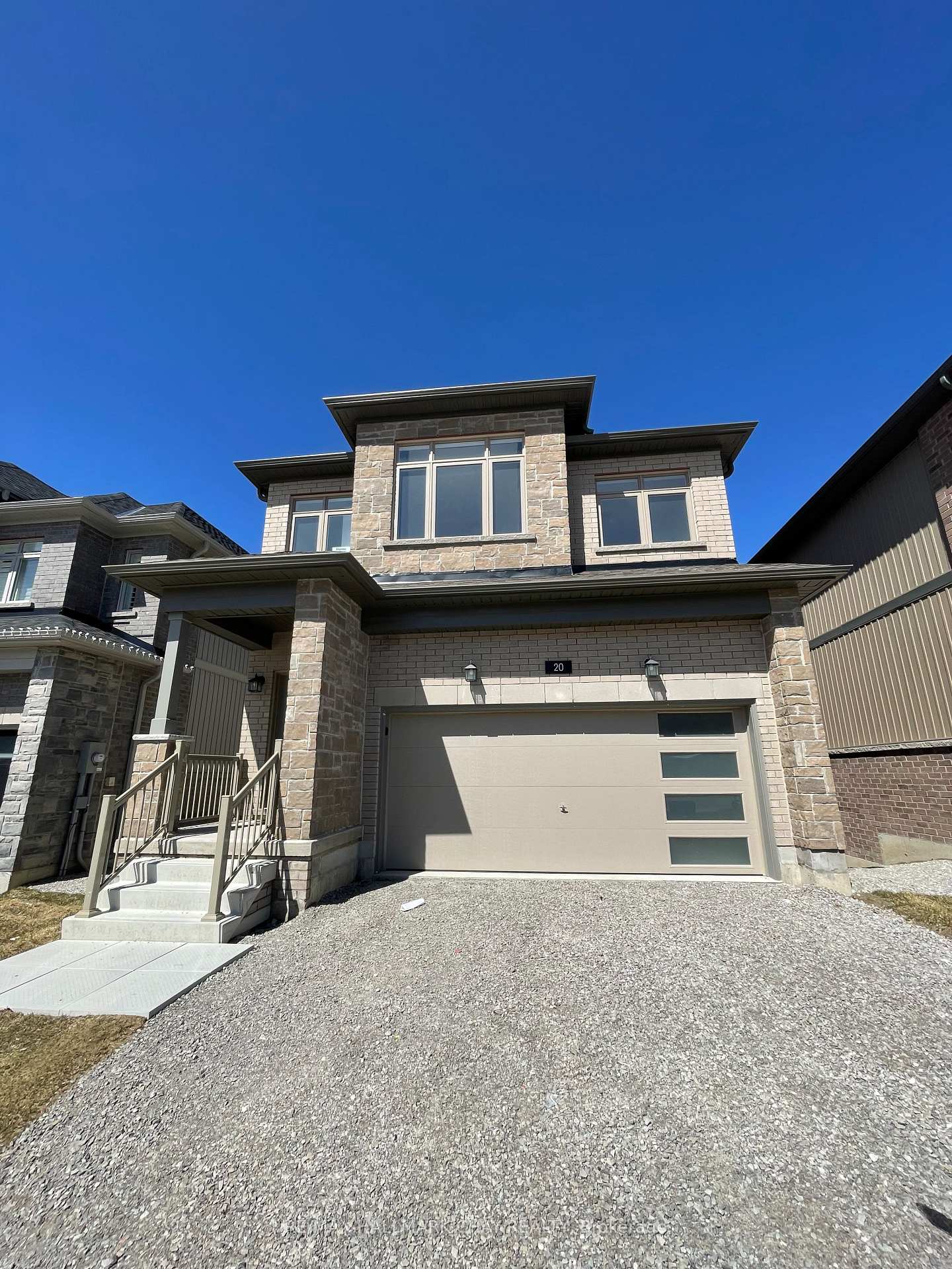 Photo 38 of 20 Barnyard Trail, Barrie, Rural Barrie Southeast — HOMEH