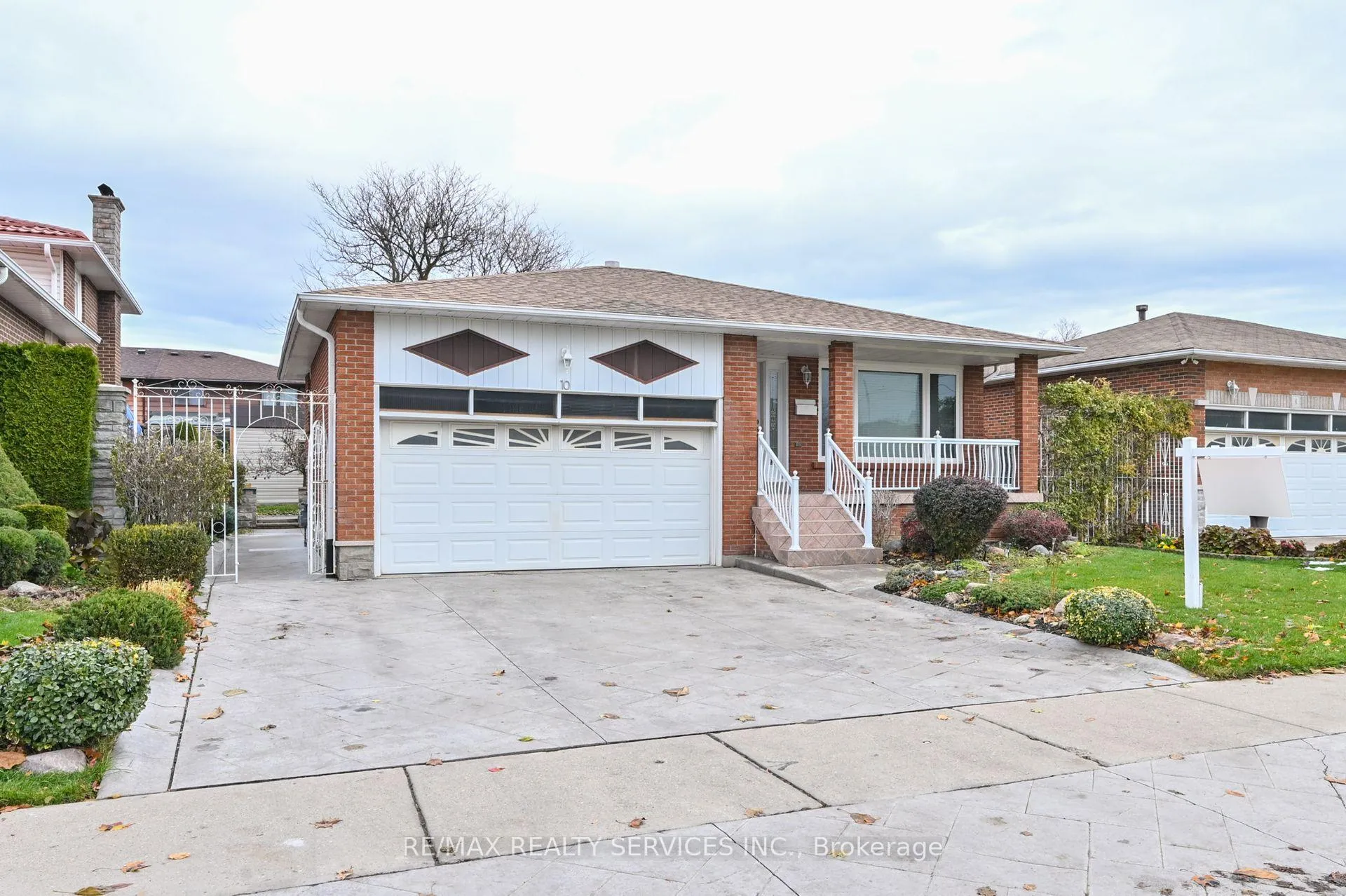 Photo 1 of 10 Pleasantview Avenue, Brampton, Brampton West — HOMEH