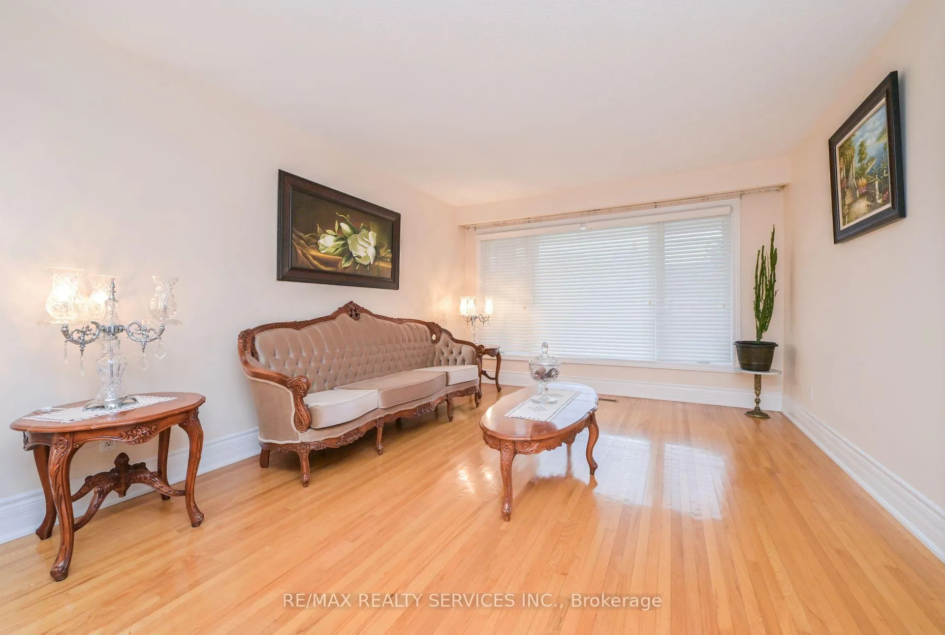 Photo 10 of 10 Pleasantview Avenue, Brampton, Brampton West — HOMEH