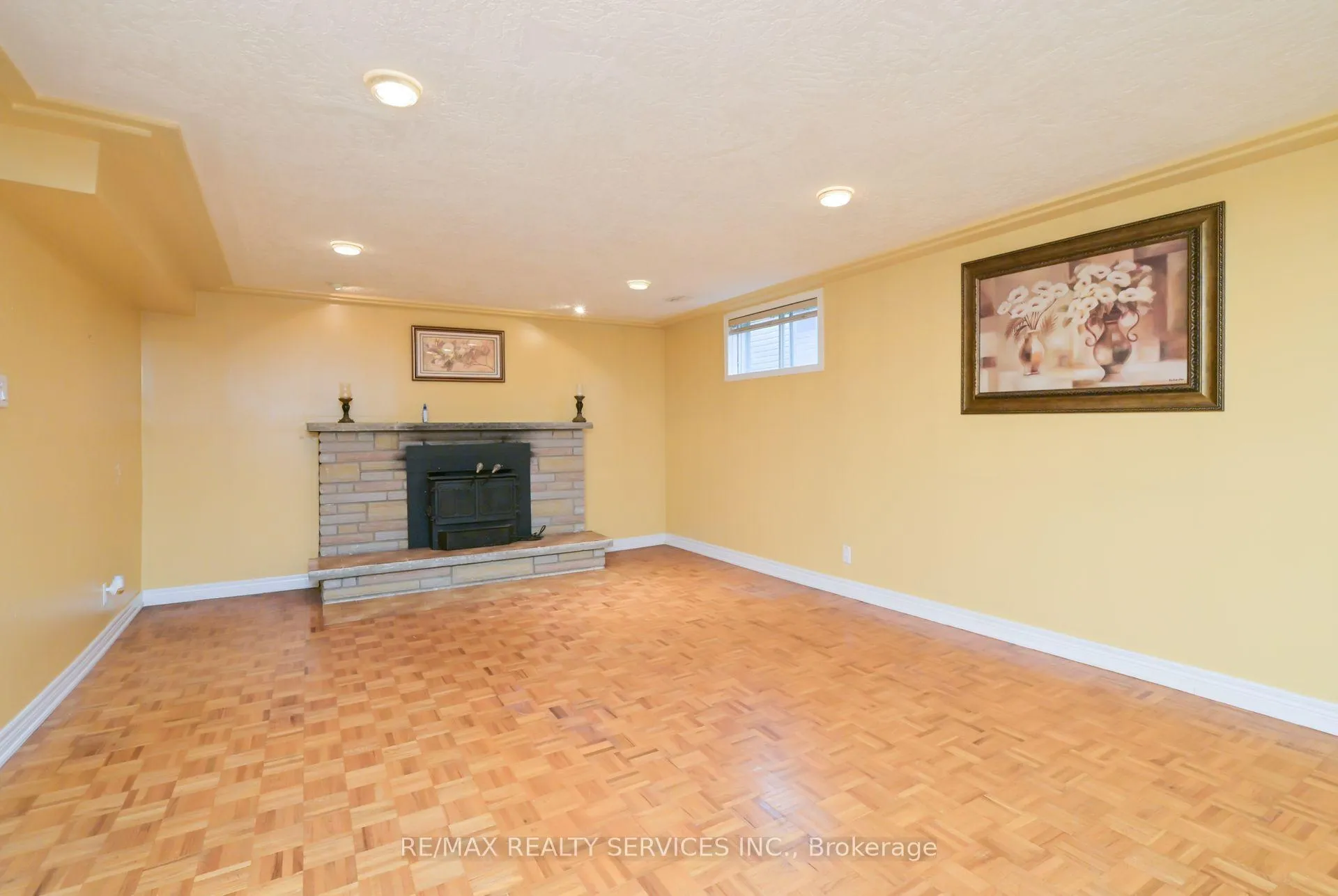 Photo 21 of 10 Pleasantview Avenue, Brampton, Brampton West — HOMEH