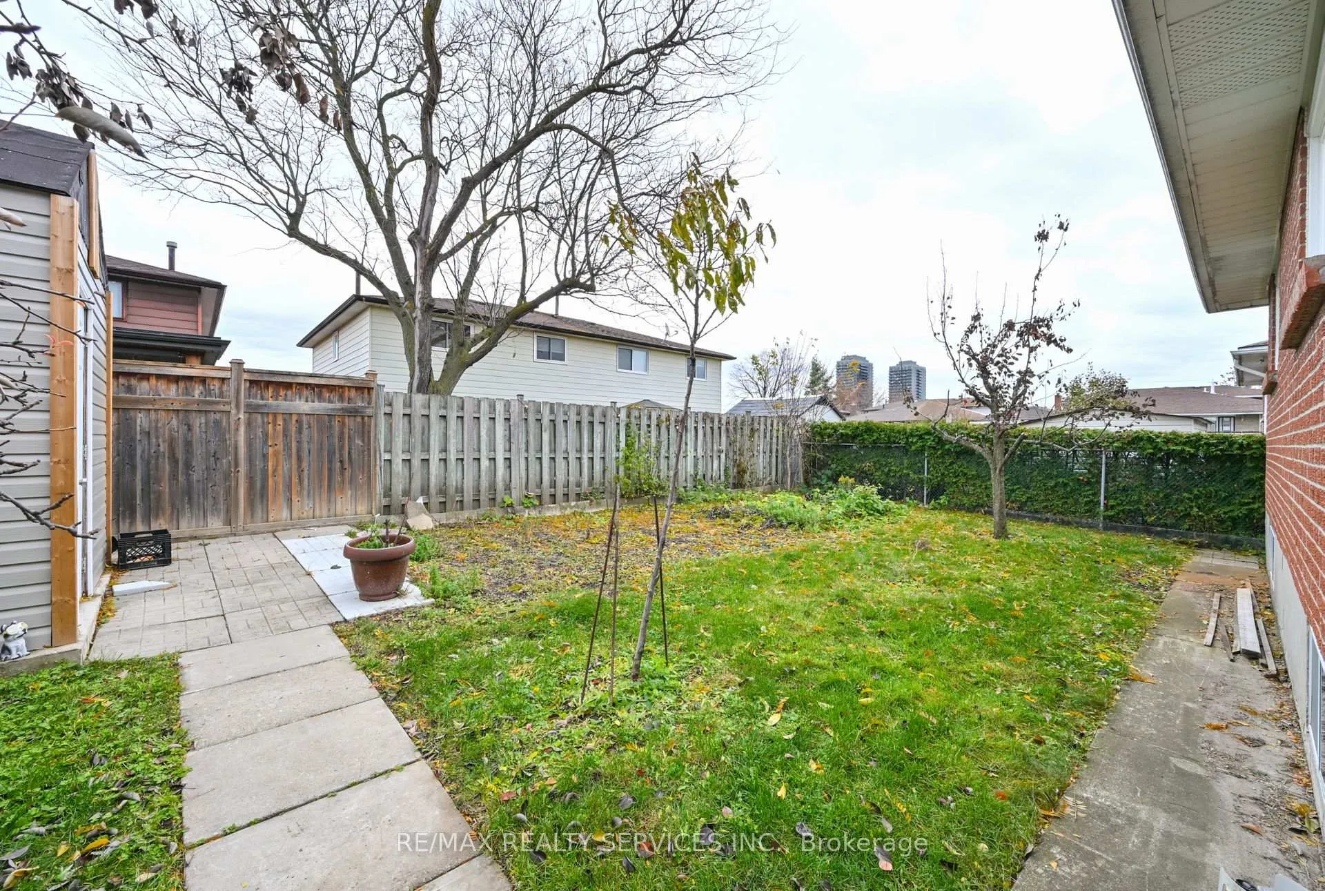 Photo 29 of 10 Pleasantview Avenue, Brampton, Brampton West — HOMEH