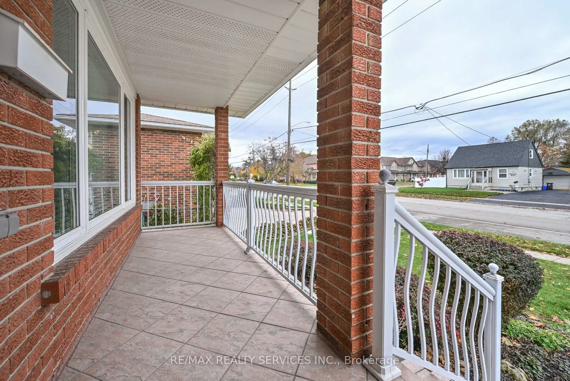 Photo 30 of 10 Pleasantview Avenue, Brampton, Brampton West — HOMEH