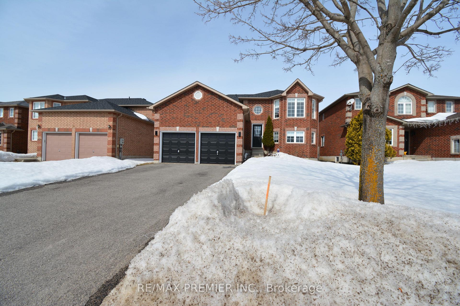 Photo 1 of 16 Commonwealth Road, Barrie, Innis-Shore — HOMEH
