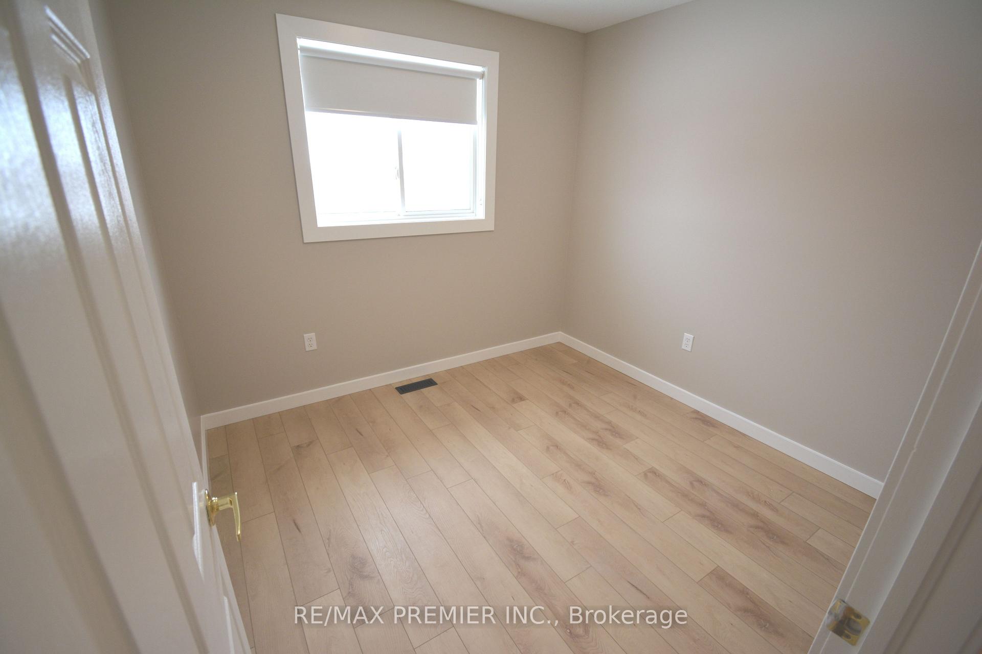 Photo 19 of 16 Commonwealth Road, Barrie, Innis-Shore — HOMEH