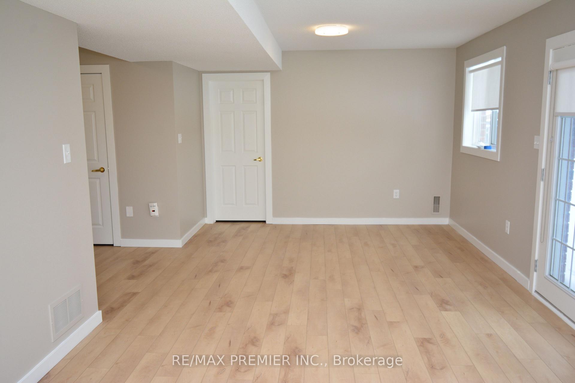 Photo 17 of 16 Commonwealth Road, Barrie, Innis-Shore — HOMEH