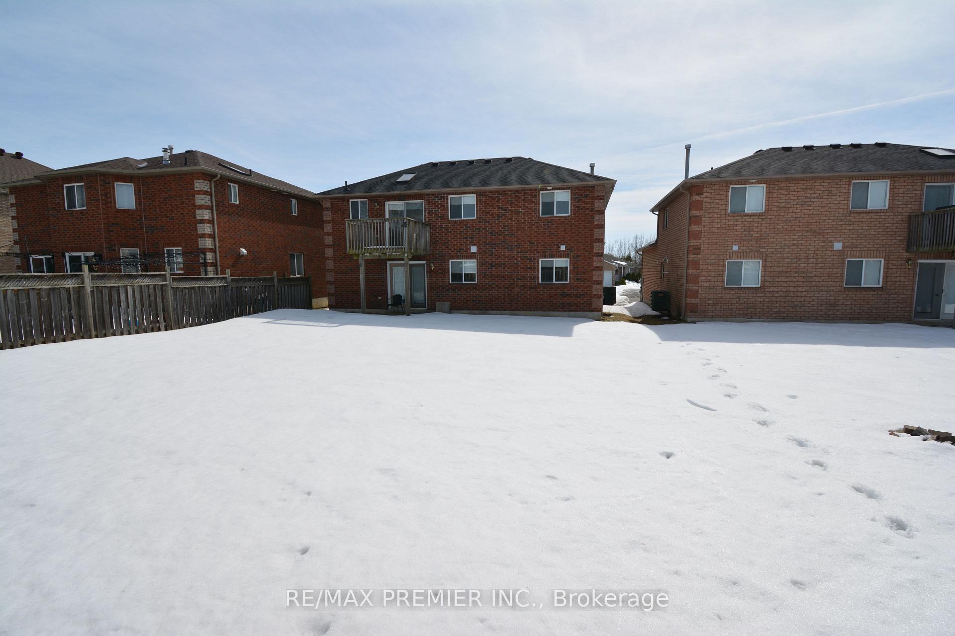 Photo 29 of 16 Commonwealth Road, Barrie, Innis-Shore — HOMEH