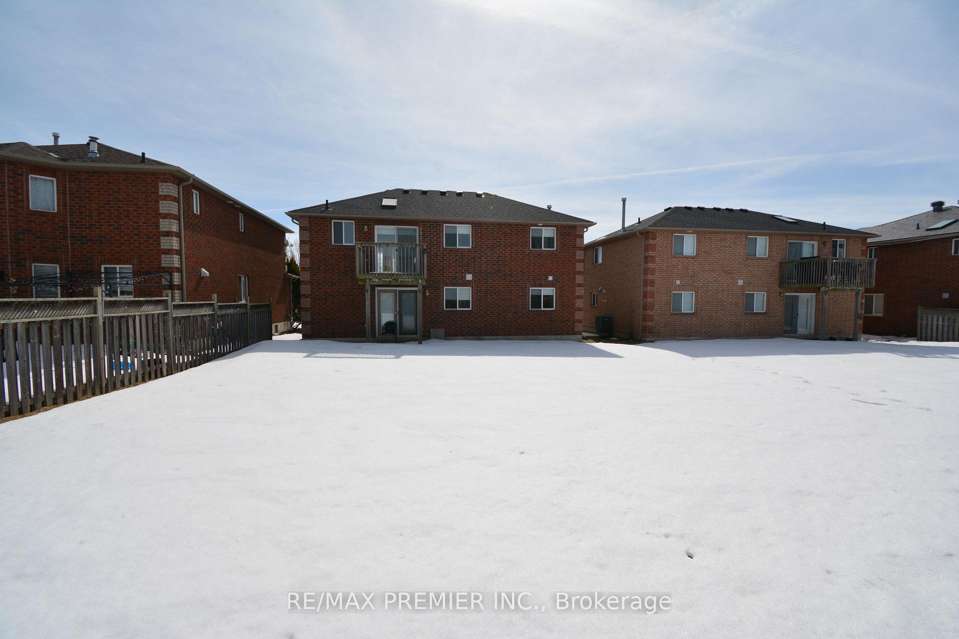 Photo 32 of 16 Commonwealth Road, Barrie, Innis-Shore — HOMEH