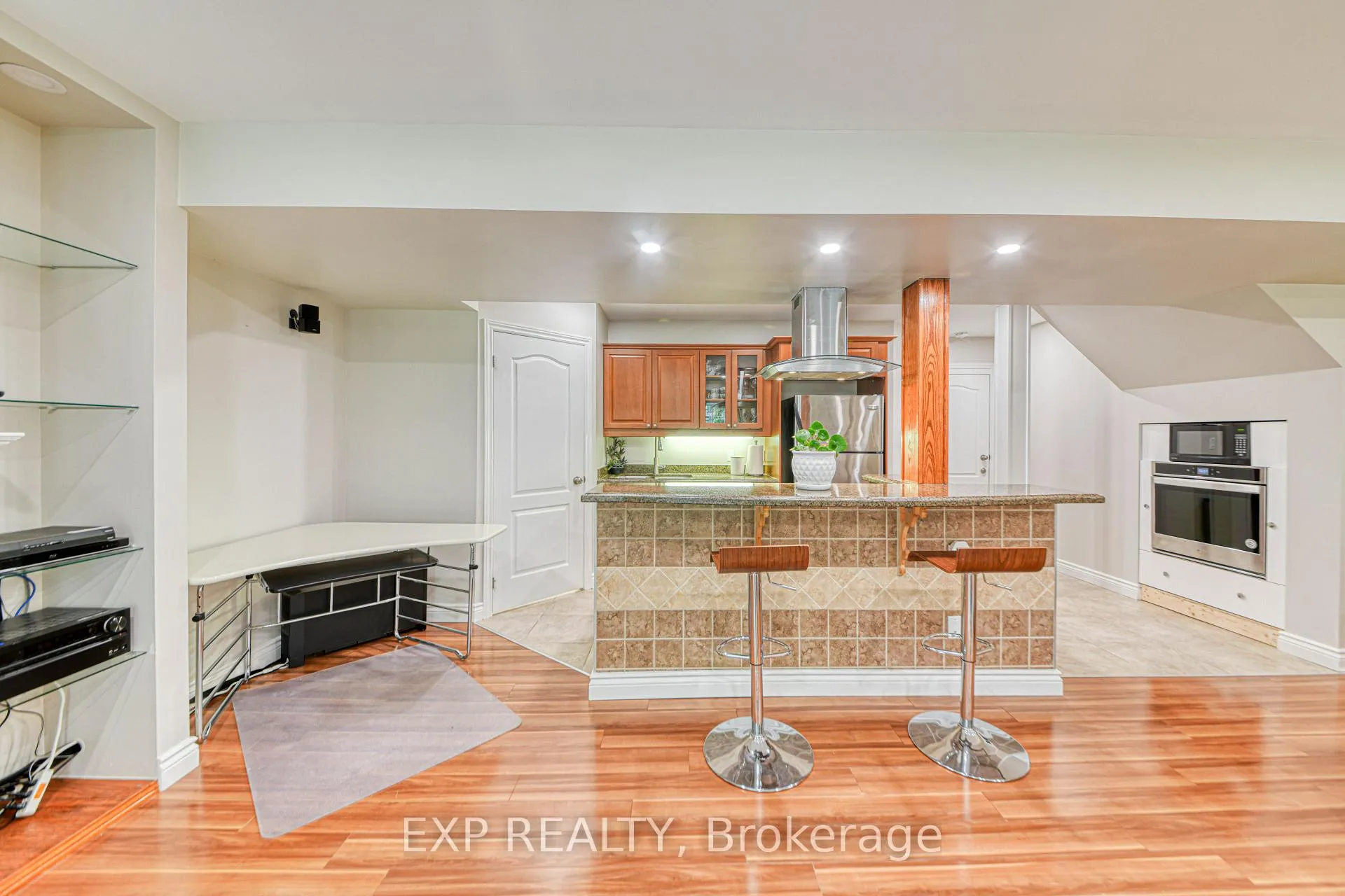 Photo 9 of BSMT - 87 Lowinger Avenue, Hamilton, Meadowlands — HOMEH