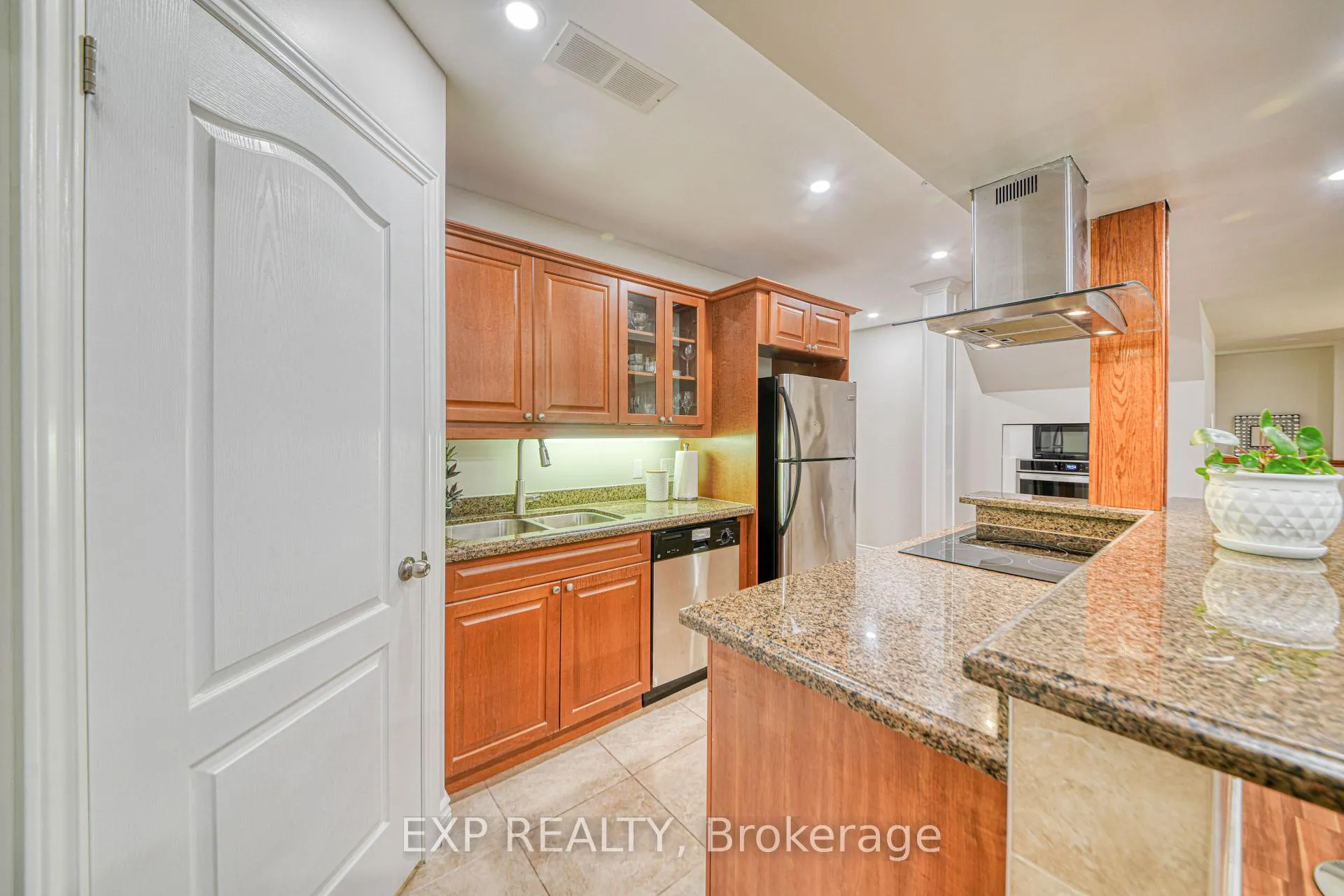 Photo 12 of BSMT - 87 Lowinger Avenue, Hamilton, Meadowlands — HOMEH