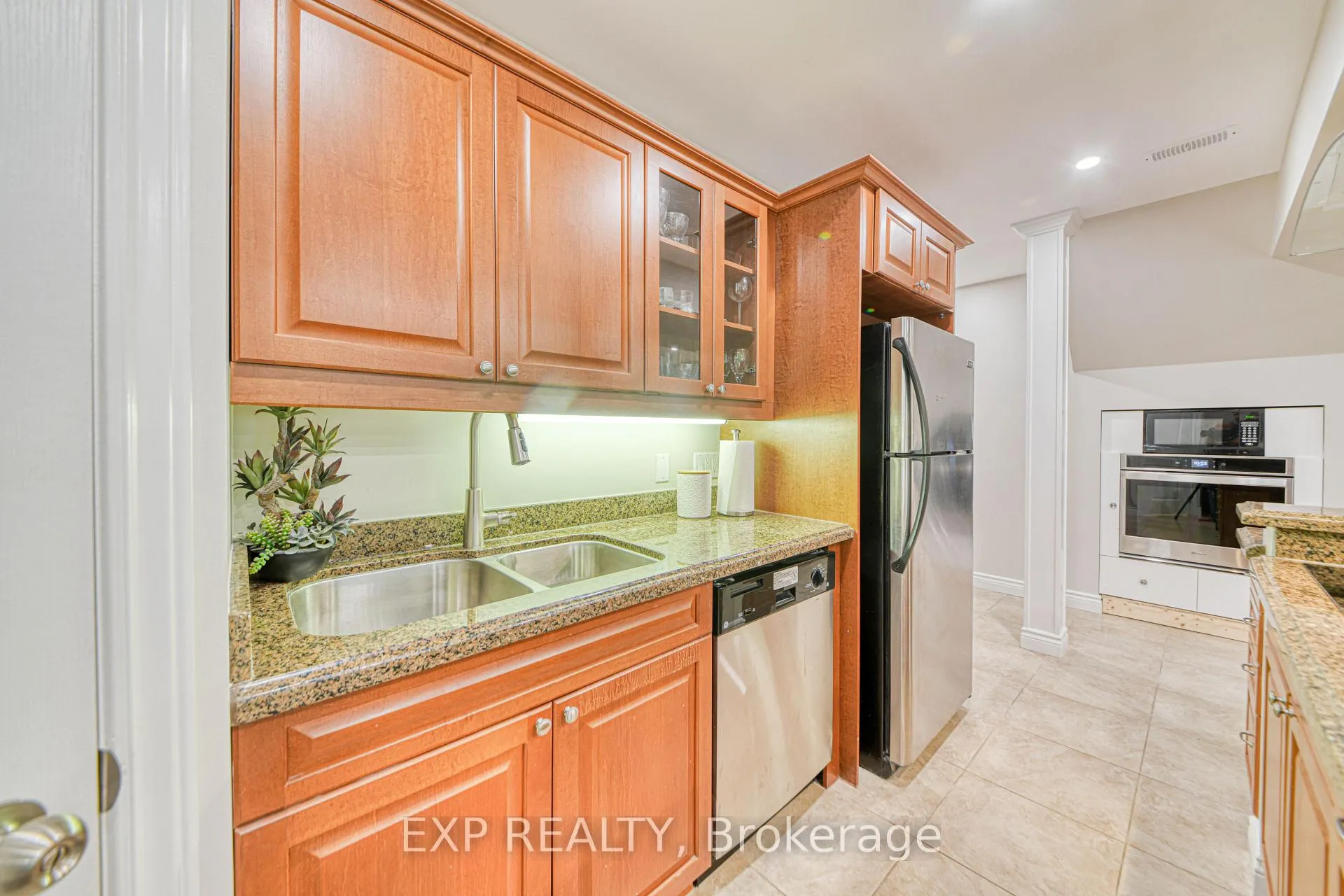 Photo 14 of BSMT - 87 Lowinger Avenue, Hamilton, Meadowlands — HOMEH