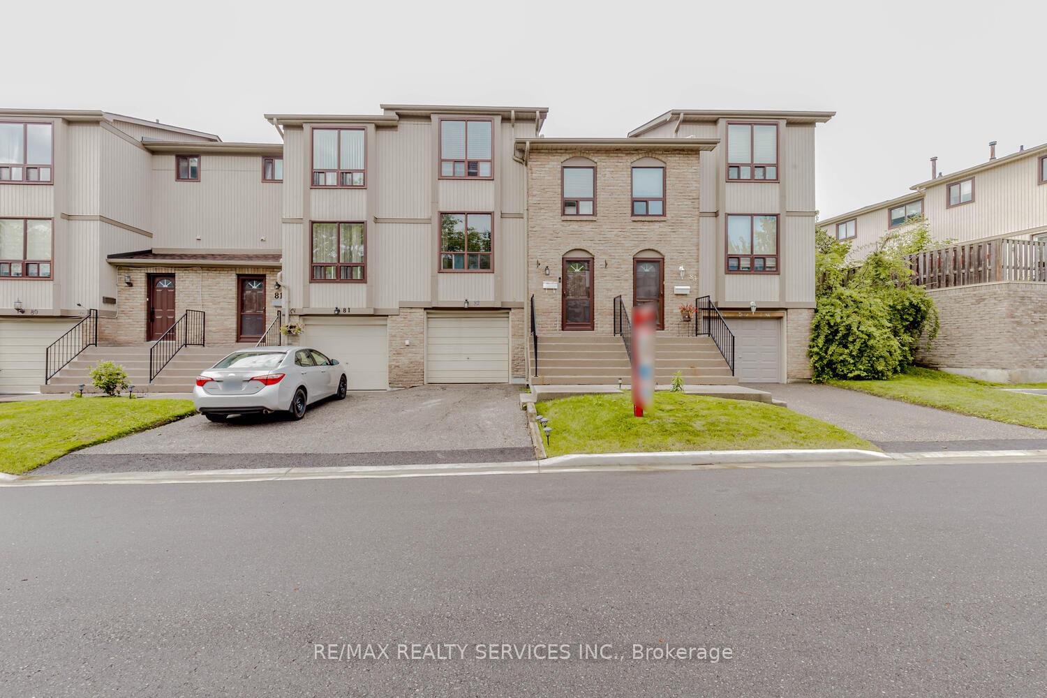Photo 3 of Unit 82, 82 Guildford Crescent, Brampton, Central Park — HOMEH