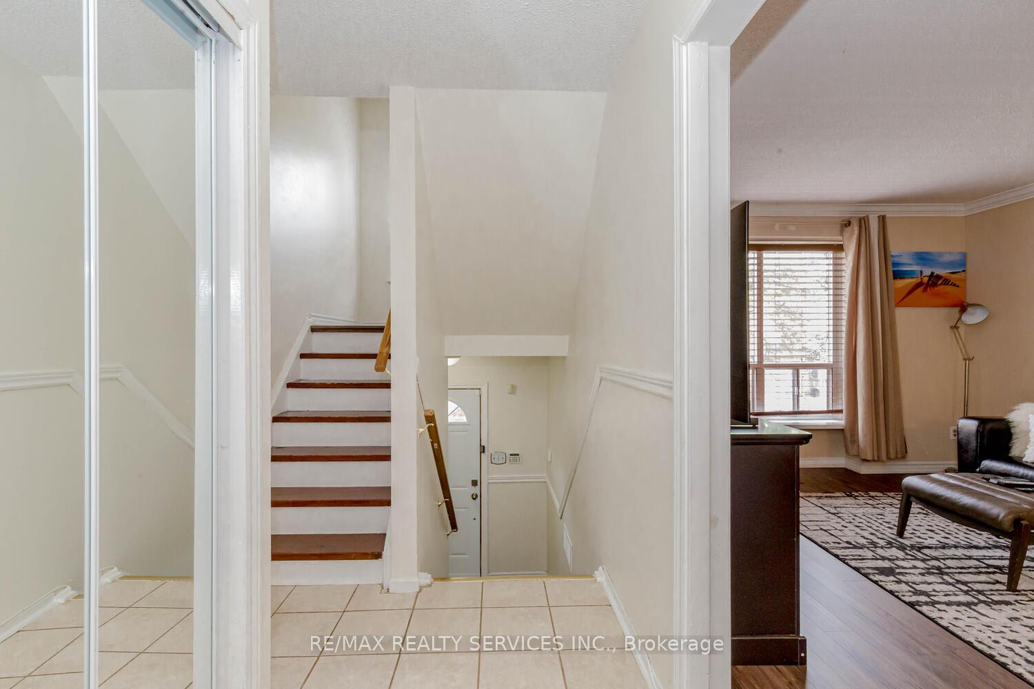 Photo 11 of Unit 82, 82 Guildford Crescent, Brampton, Central Park — HOMEH