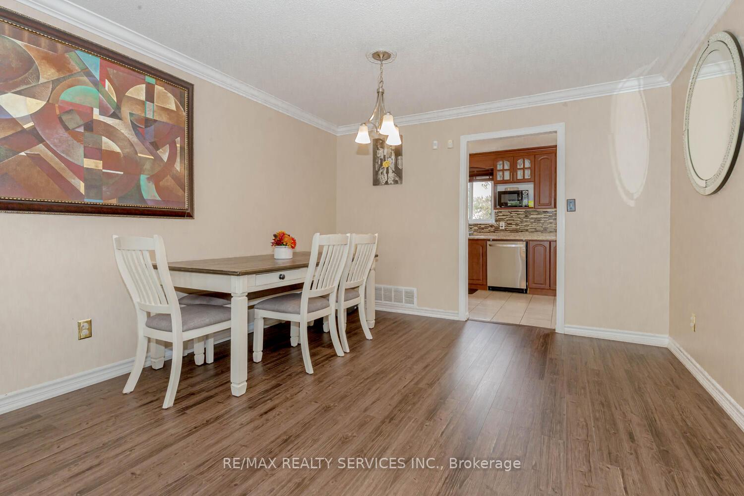 Photo 8 of Unit 82, 82 Guildford Crescent, Brampton, Central Park — HOMEH