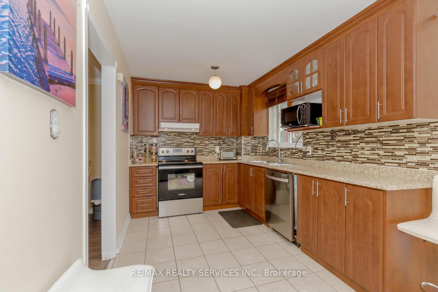Photo 14 of Unit 82, 82 Guildford Crescent, Brampton, Central Park — HOMEH