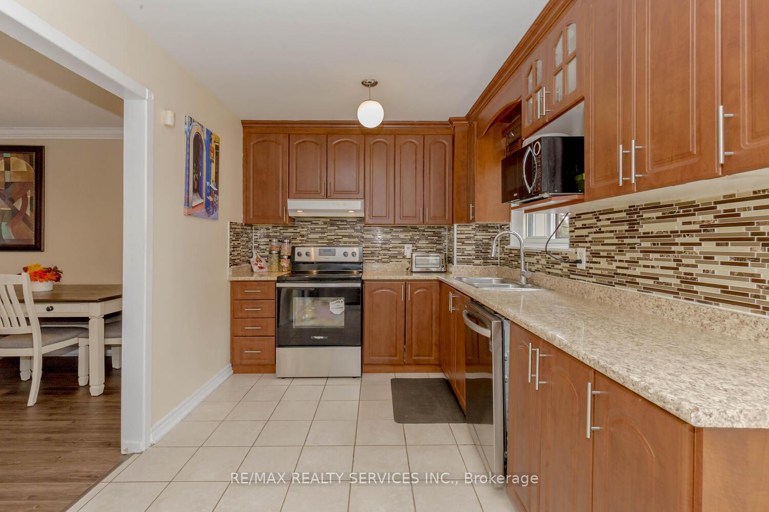 Photo 20 of Unit 82, 82 Guildford Crescent, Brampton, Central Park — HOMEH