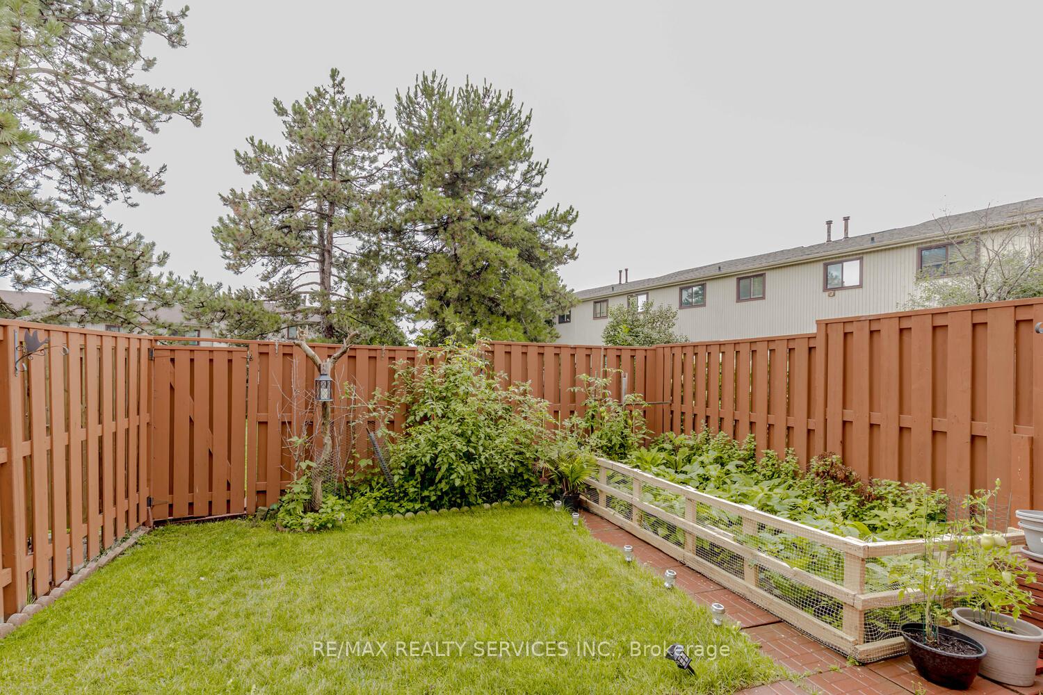 Photo 33 of Unit 82, 82 Guildford Crescent, Brampton, Central Park — HOMEH