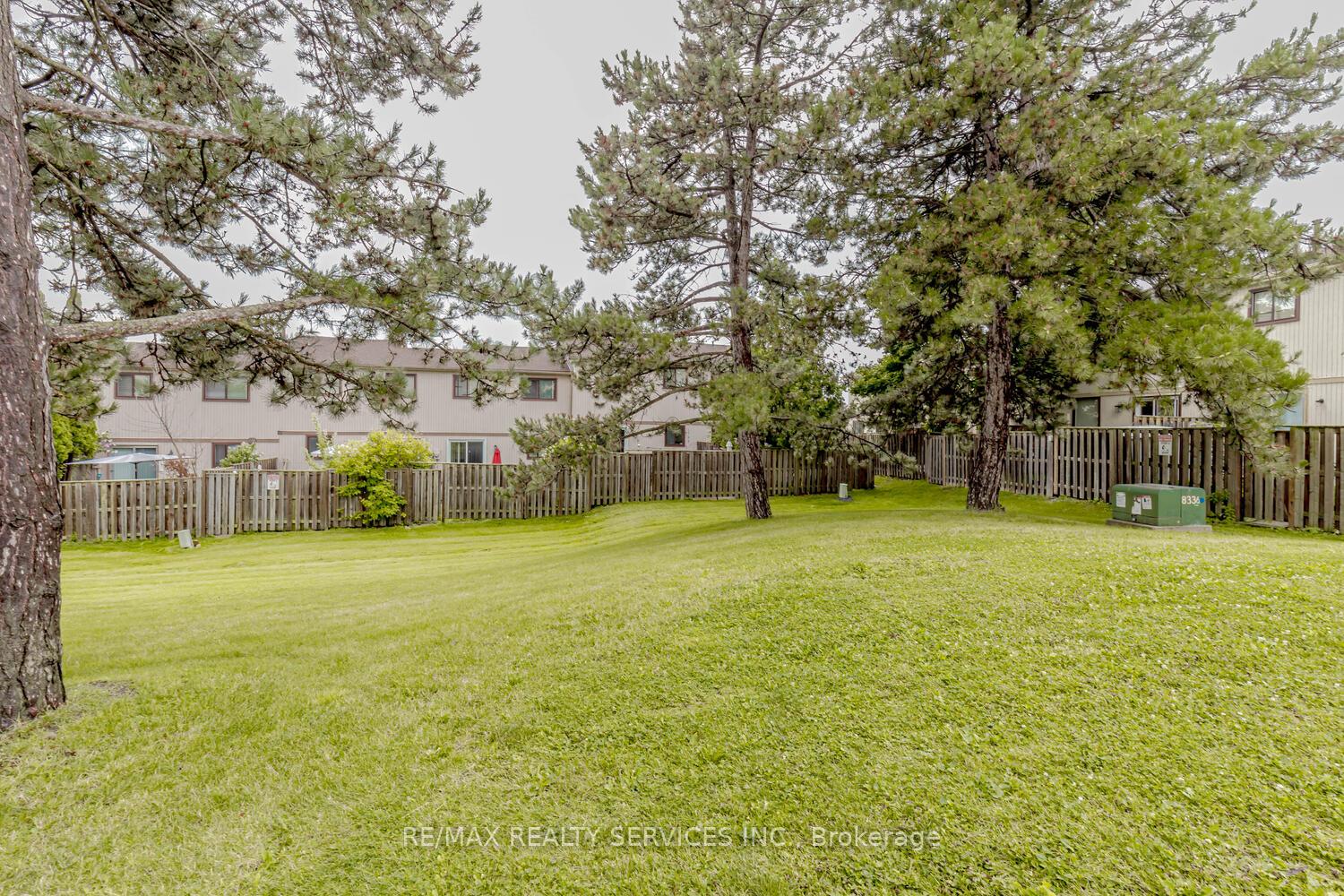 Photo 37 of Unit 82, 82 Guildford Crescent, Brampton, Central Park — HOMEH