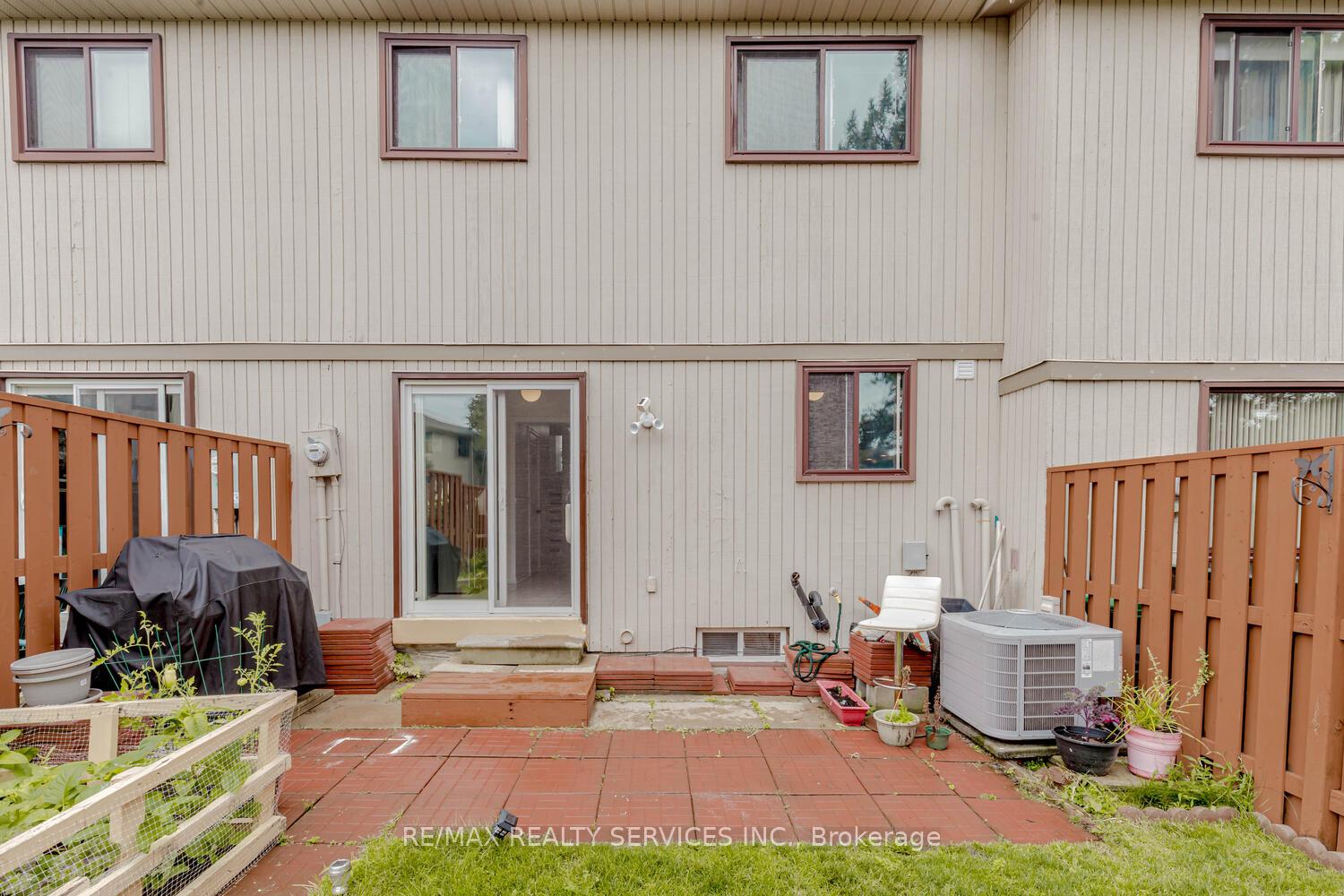 Photo 34 of Unit 82, 82 Guildford Crescent, Brampton, Central Park — HOMEH