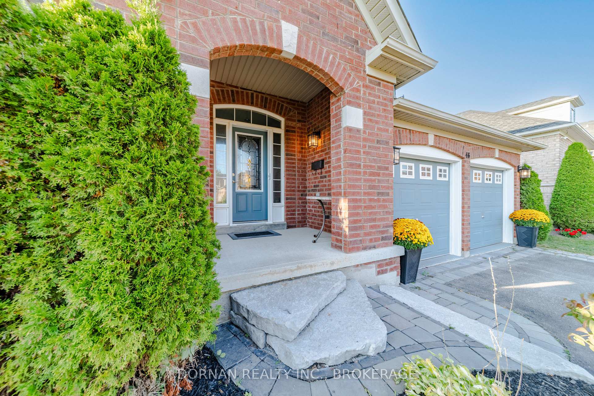 Photo 6 of 46 Albert Street, Clarington, Bowmanville — HOMEH