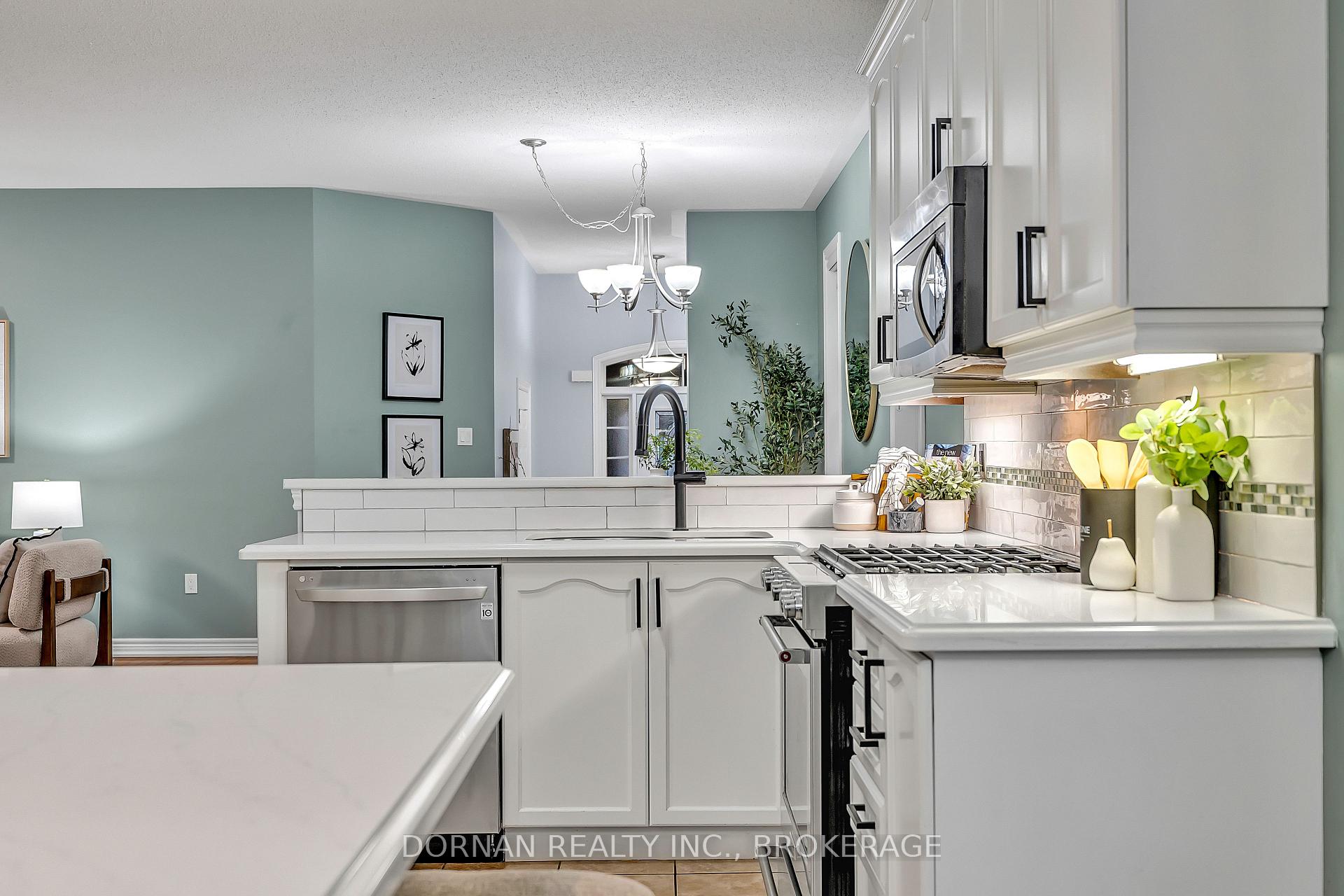 Photo 2 of 46 Albert Street, Clarington, Bowmanville — HOMEH
