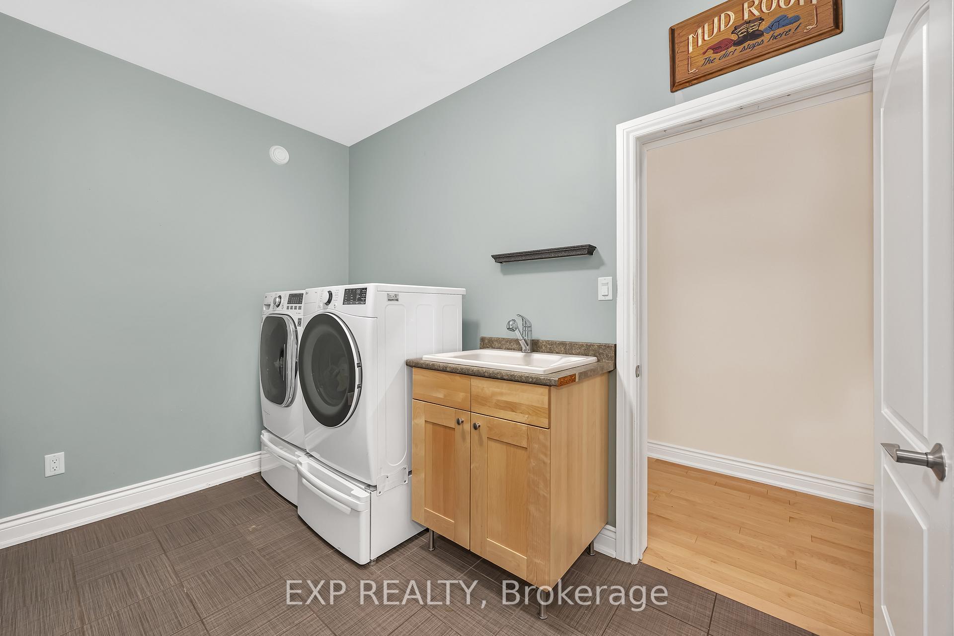 Photo 24 of 6703 Suncrest Drive, Ottawa, Greely — HOMEH