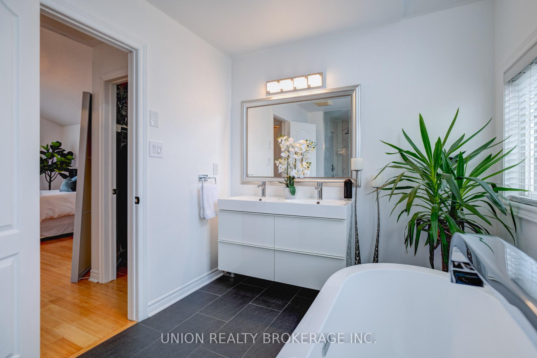 Photo 16 of 61 Sarah Ashbridge Avenue, Toronto, The Beaches — HOMEH