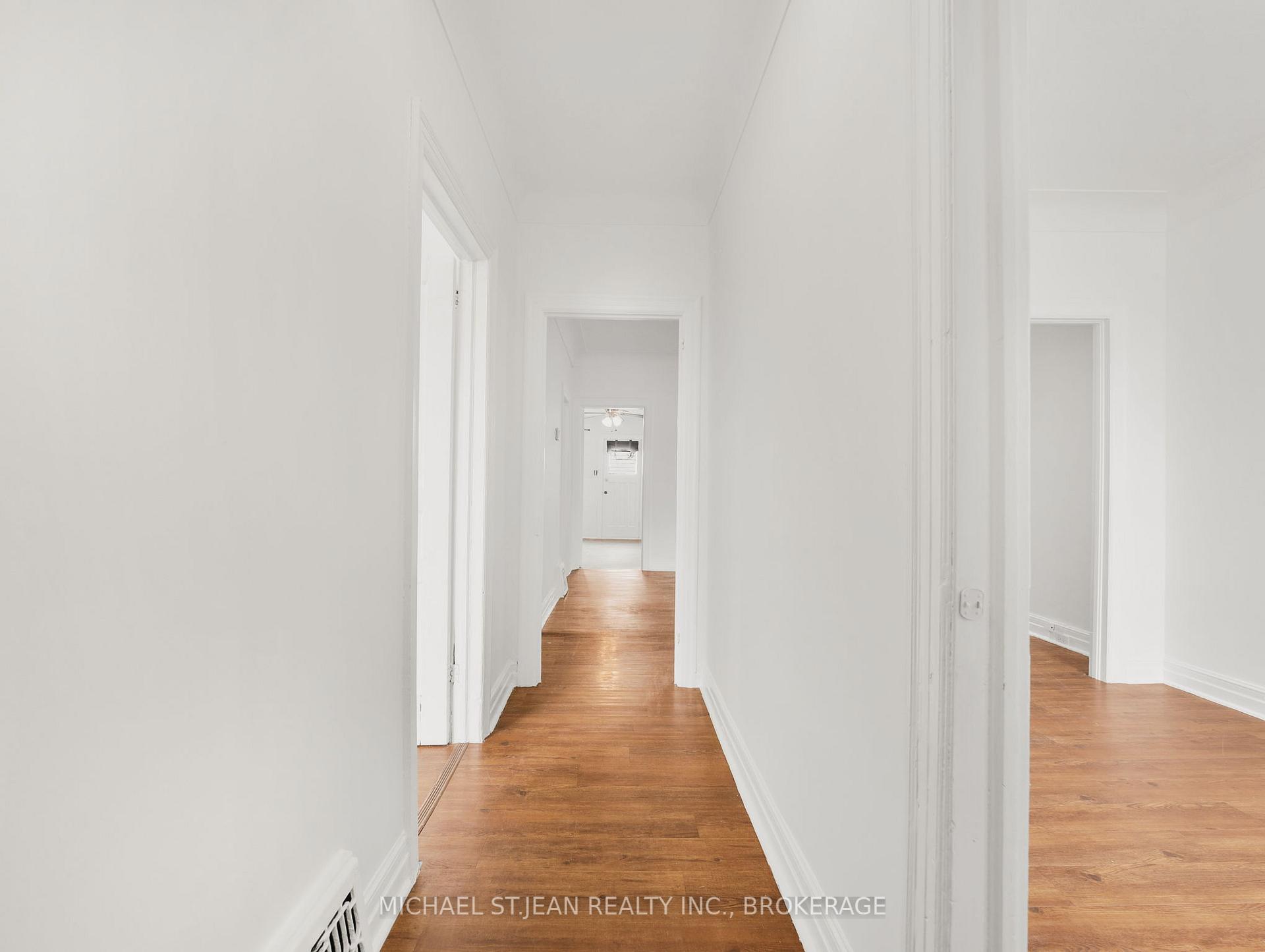 Photo 15 of 42 Ellis Avenue, Hamilton, Crown Point — HOMEH