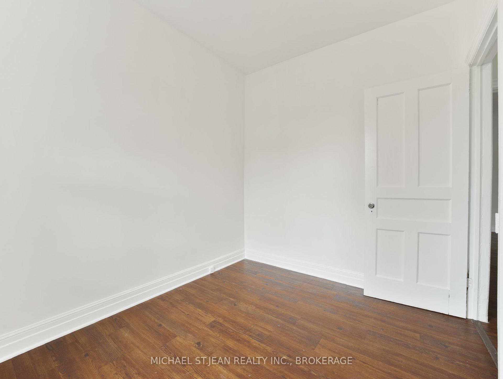 Photo 11 of 42 Ellis Avenue, Hamilton, Crown Point — HOMEH