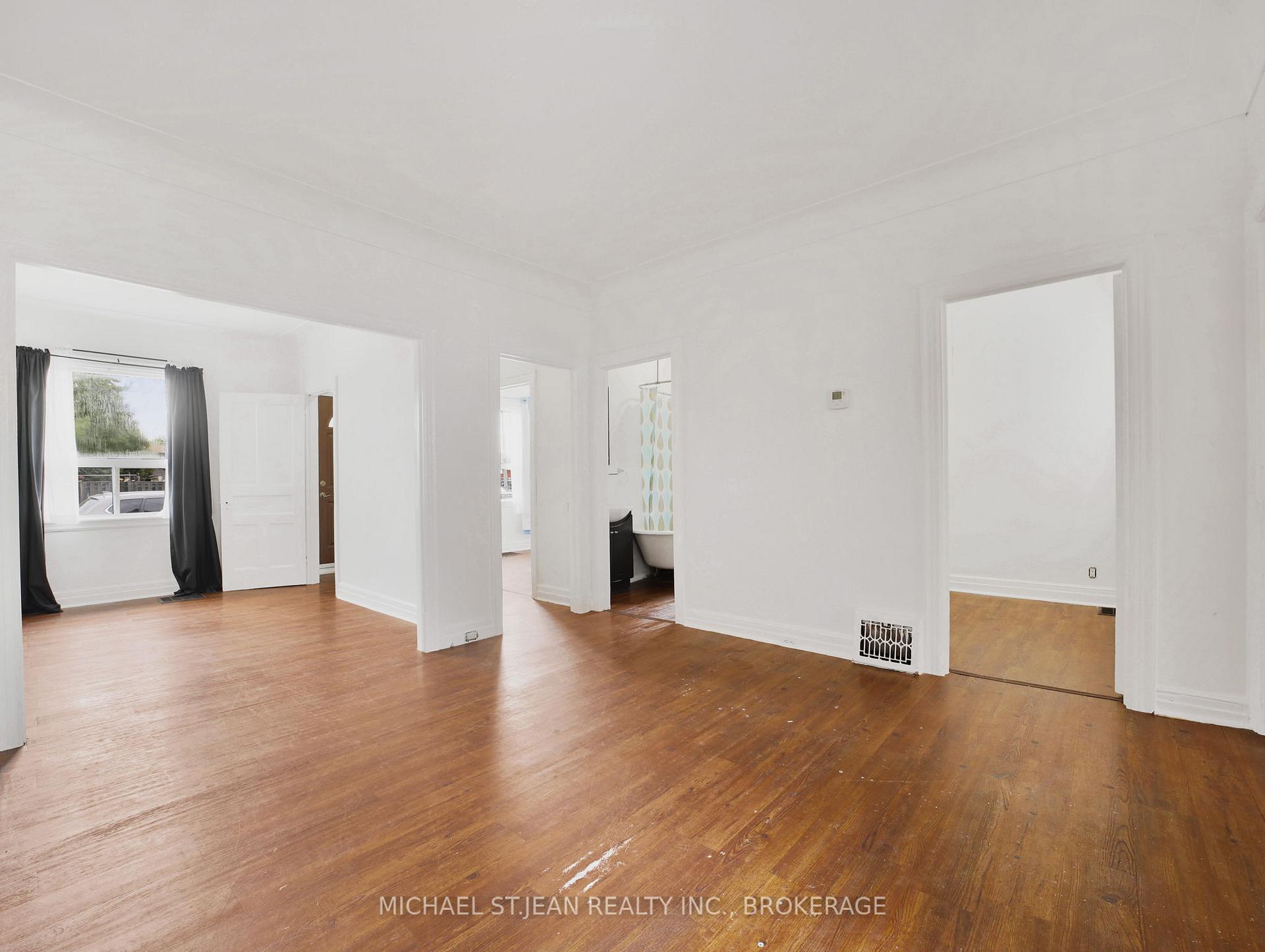 Photo 7 of 42 Ellis Avenue, Hamilton, Crown Point — HOMEH