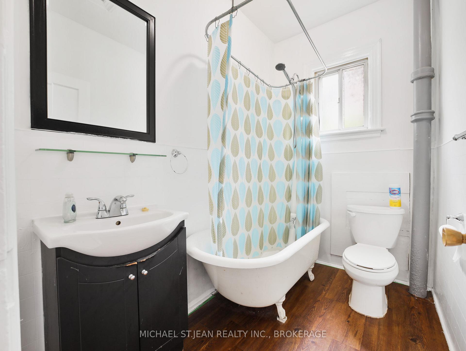 Photo 10 of 42 Ellis Avenue, Hamilton, Crown Point — HOMEH