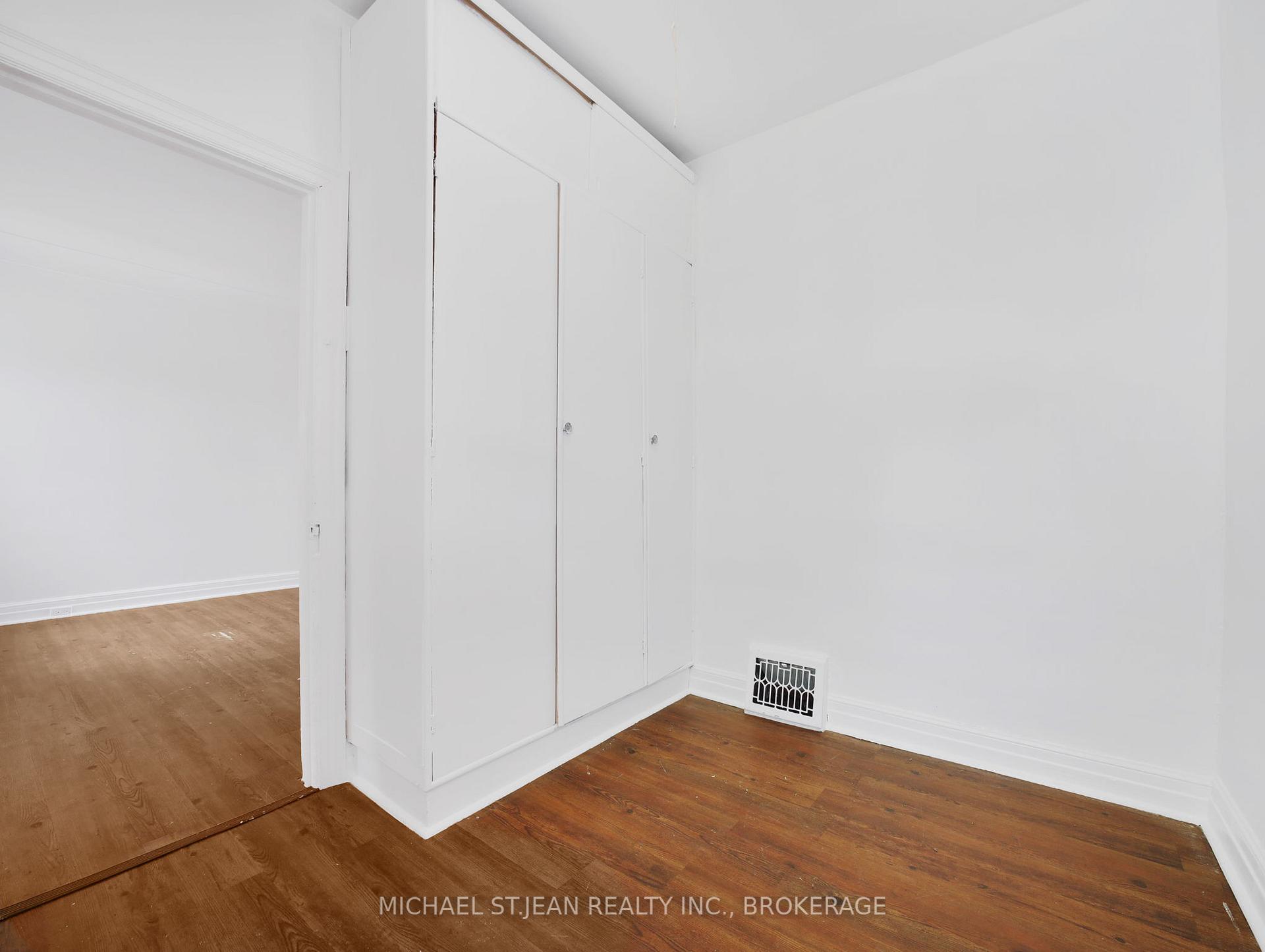 Photo 4 of 42 Ellis Avenue, Hamilton, Crown Point — HOMEH