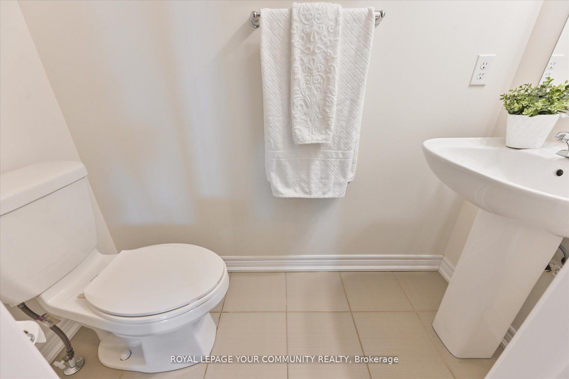Photo 8 of 80 Tabaret Crescent, Oshawa, Windfields — HOMEH