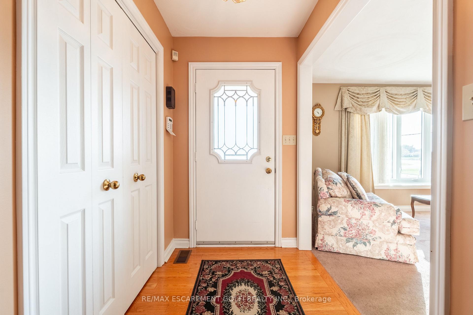 Photo 2 of 8560 Leeming Road, Hamilton, Mount Hope — HOMEH